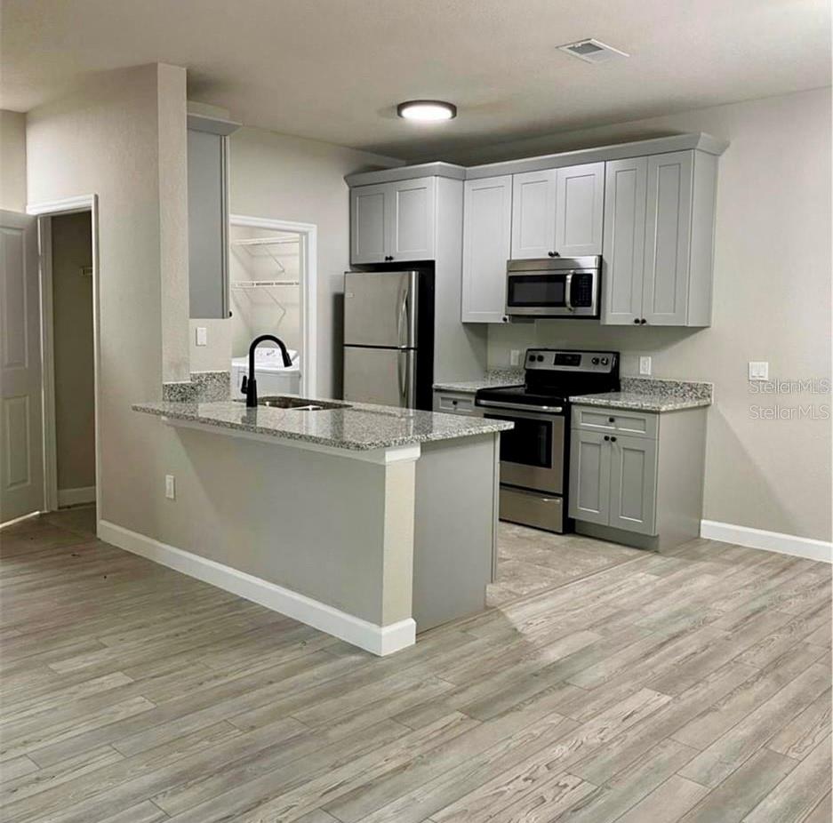 3011 Hemingway Cir #3011 Property Photo 3