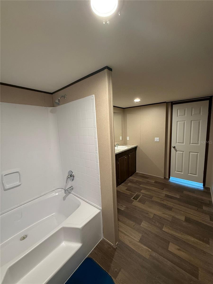 4246 La Salle Ave Property Photo 19