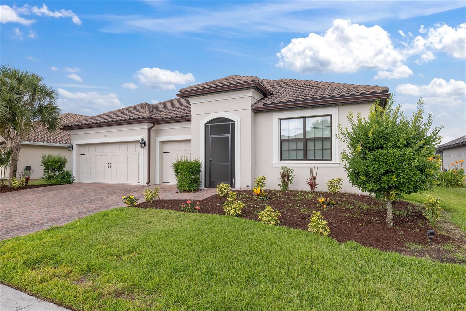 3910 REDFIN PL