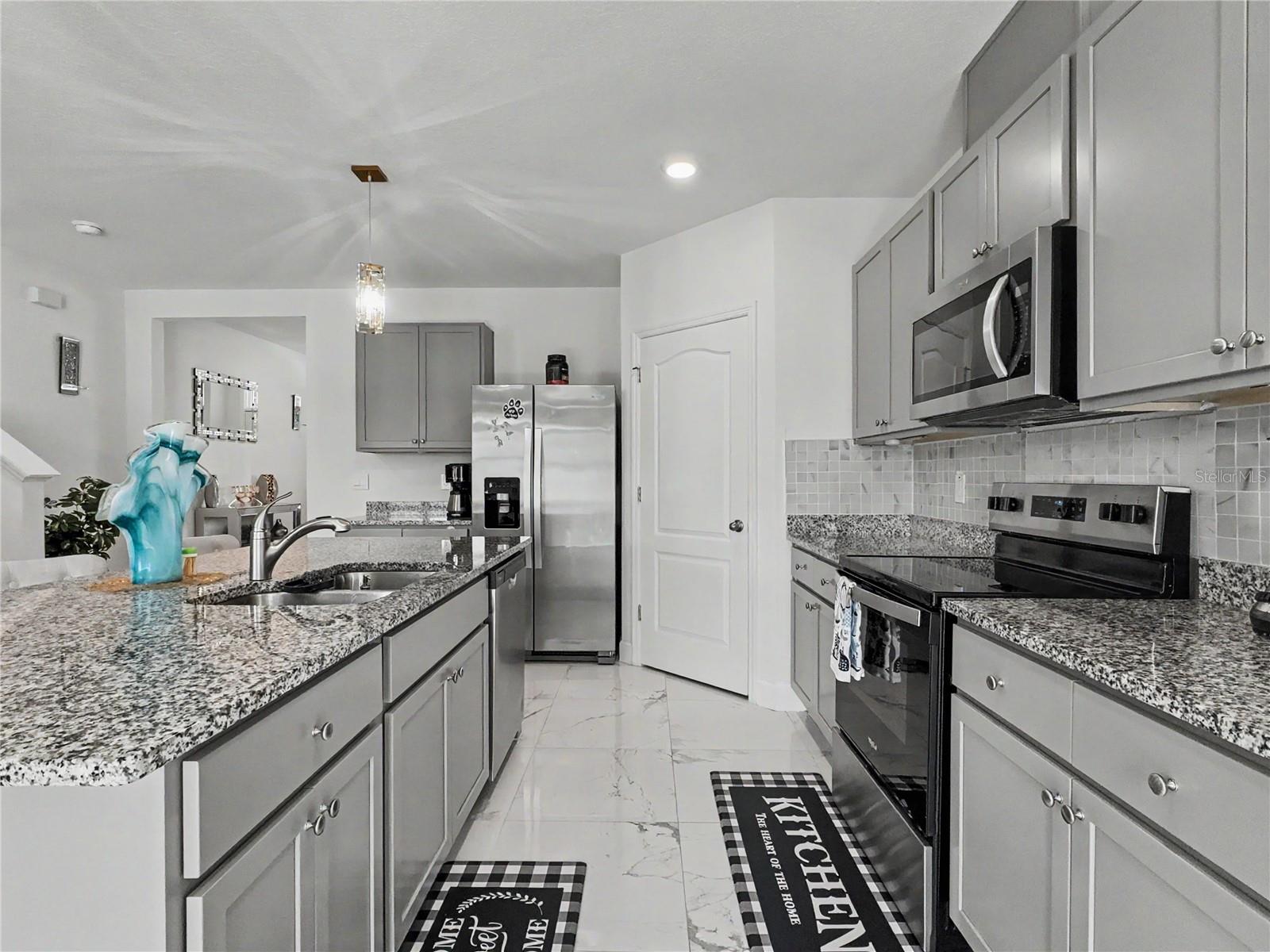 2085 Doe Run Dr Property Photo 14