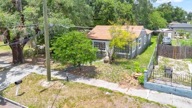 619 GRAND ST Property Photo 1