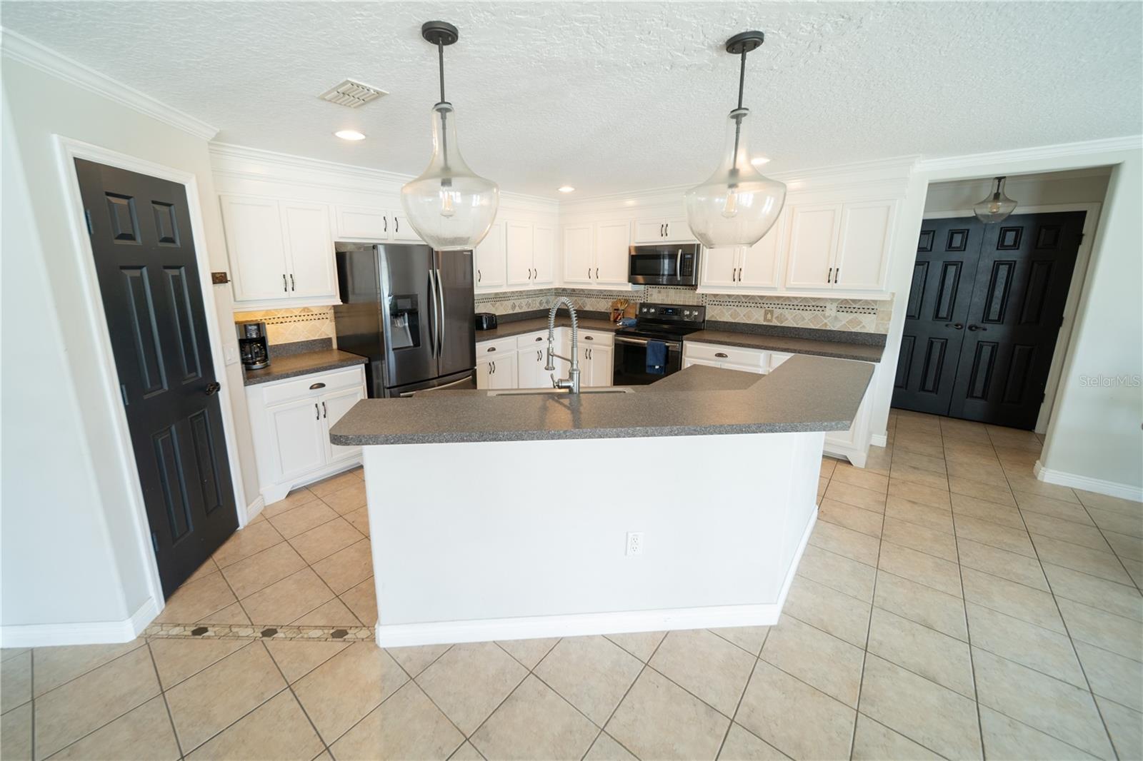 4621 Yellow Bay Dr Property Photo 6