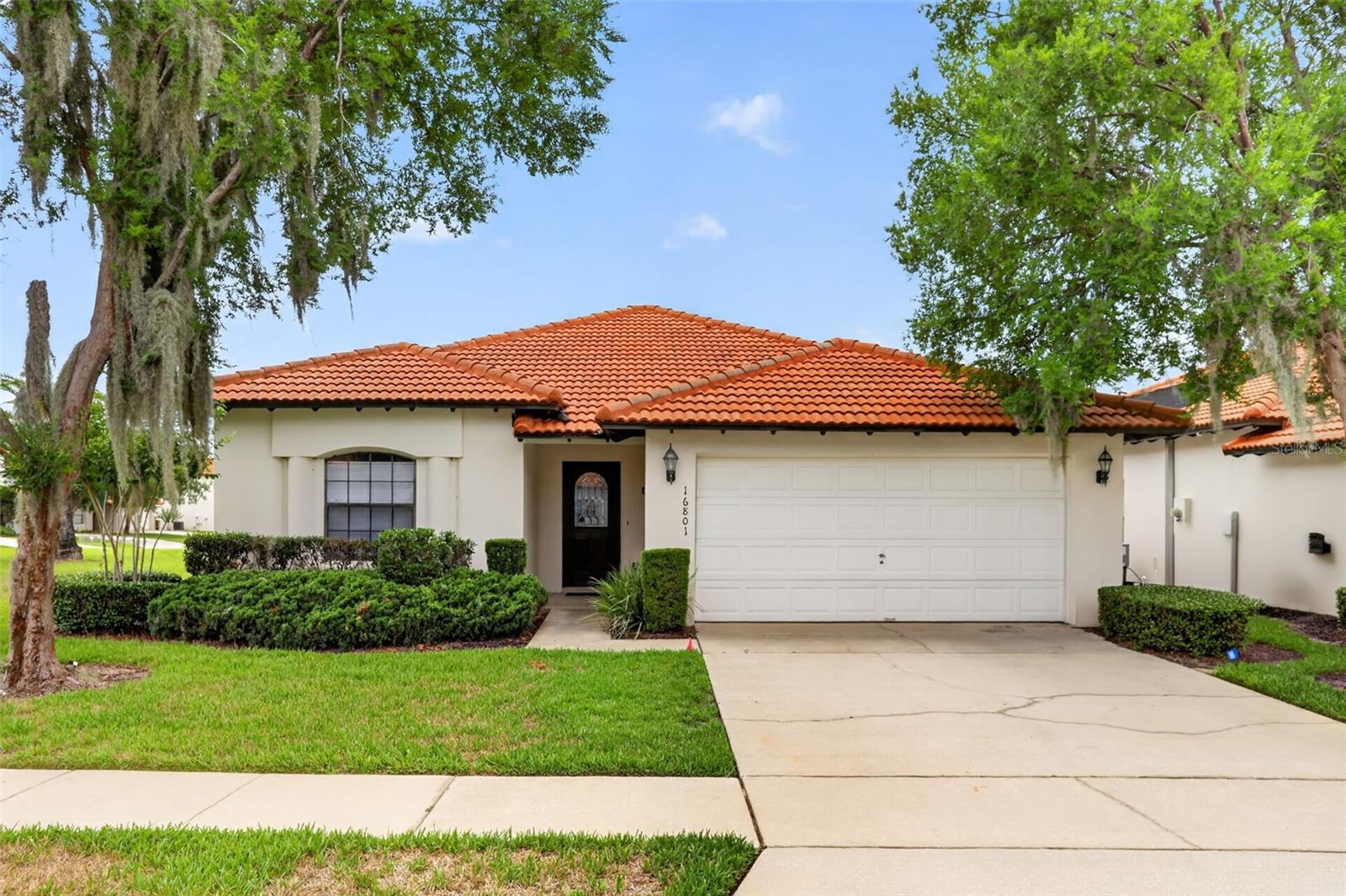 16801 Lazy Breeze Loop Property Photo 2