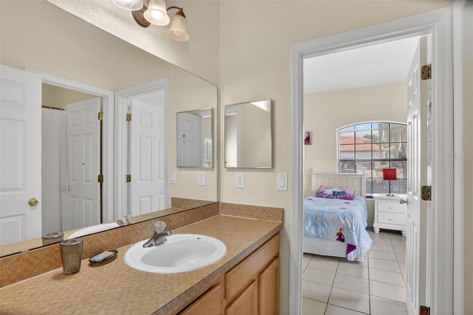 16801 Lazy Breeze Loop Property Photo 23