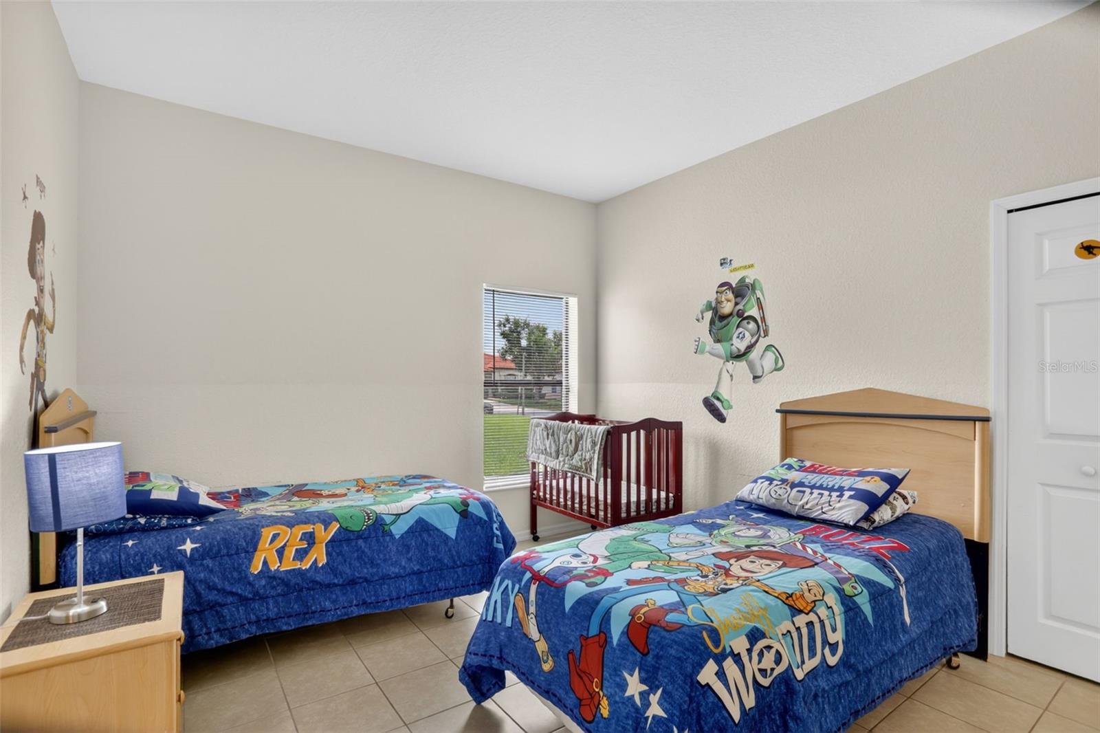 16801 Lazy Breeze Loop Property Photo 24