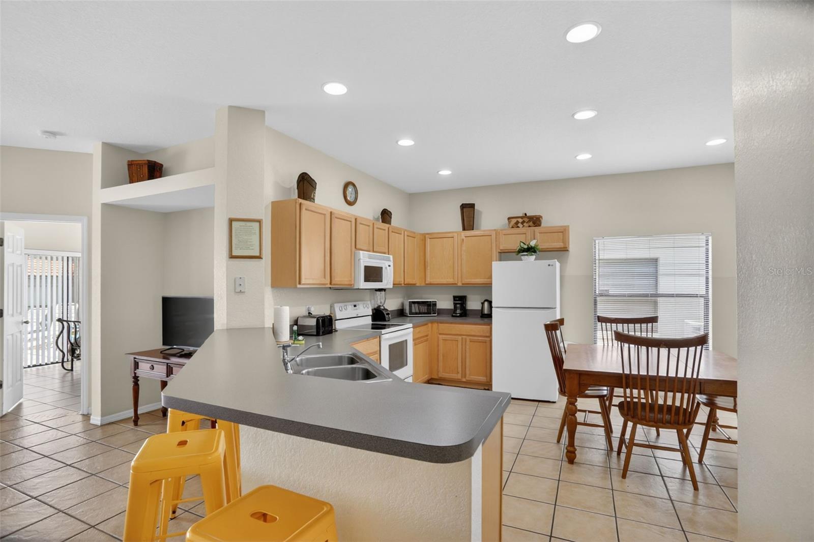 16801 Lazy Breeze Loop Property Photo 30