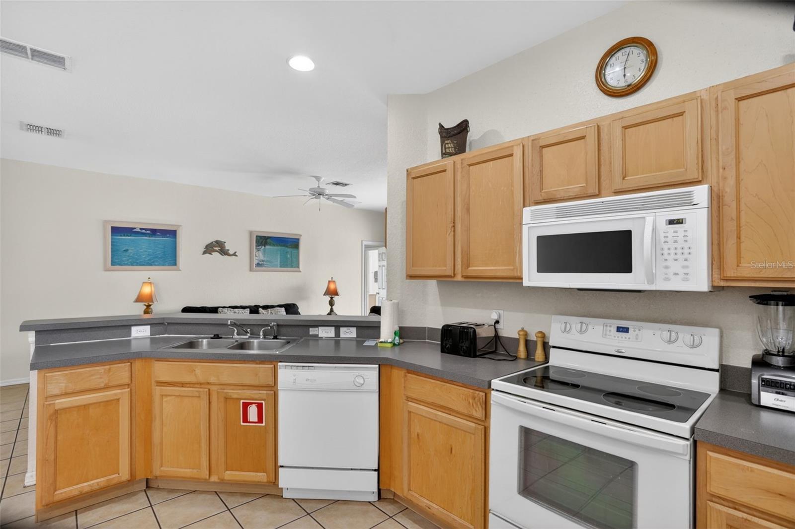 16801 Lazy Breeze Loop Property Photo 31