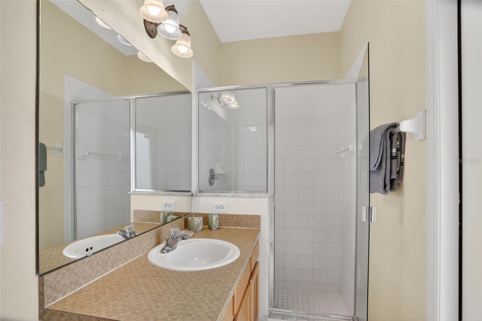 16801 Lazy Breeze Loop Property Photo 39