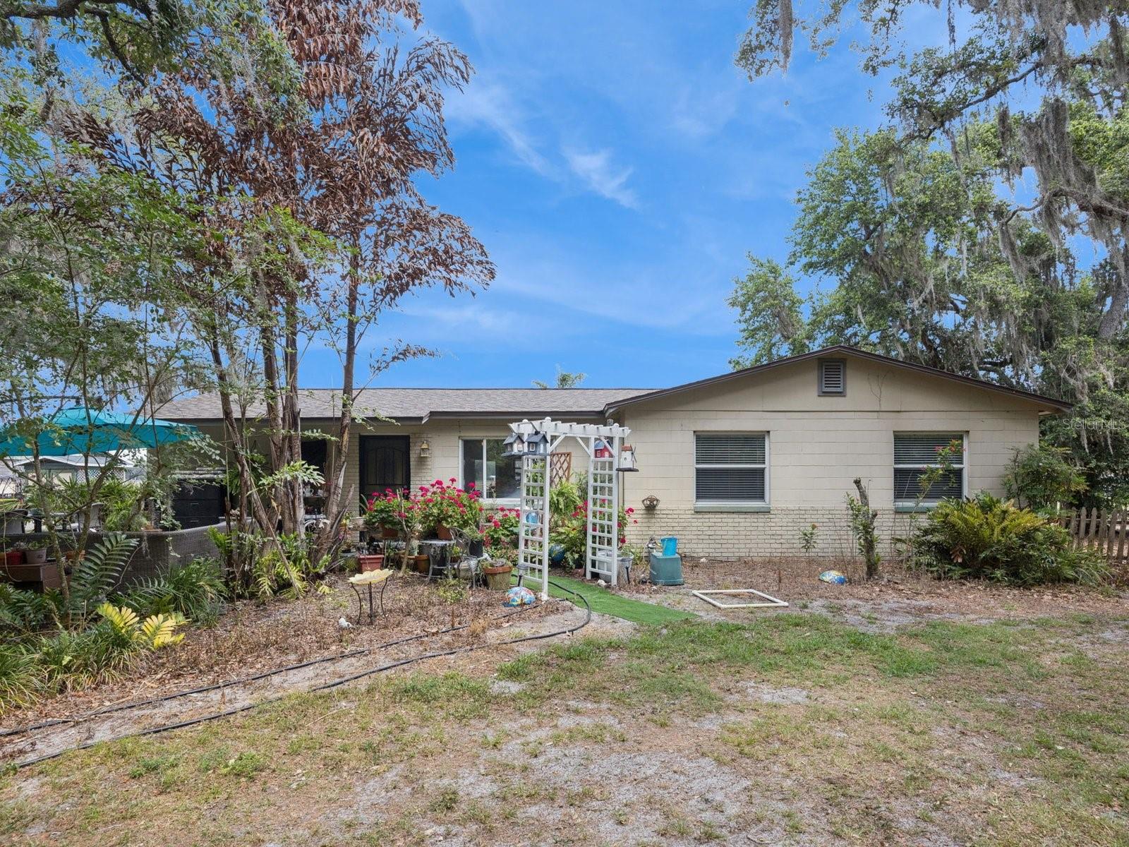 6001 Marthas Ln Property Photo 1