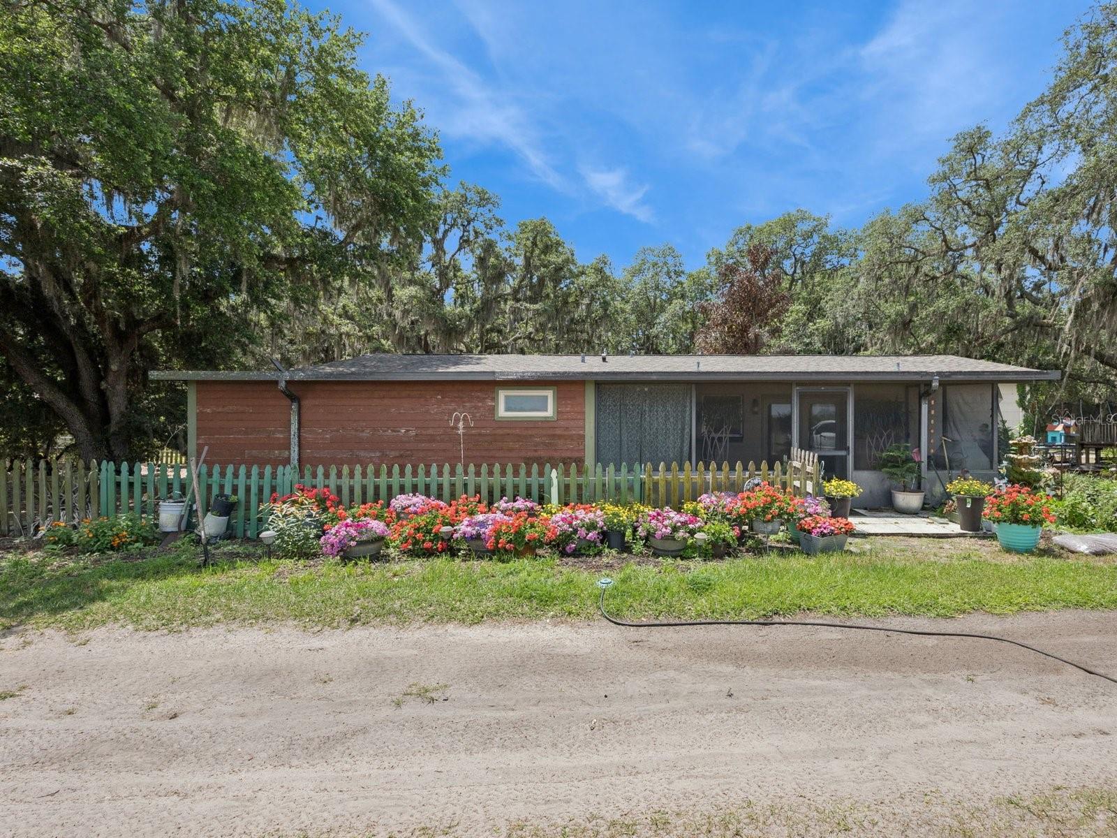 6001 Marthas Ln Property Photo 24