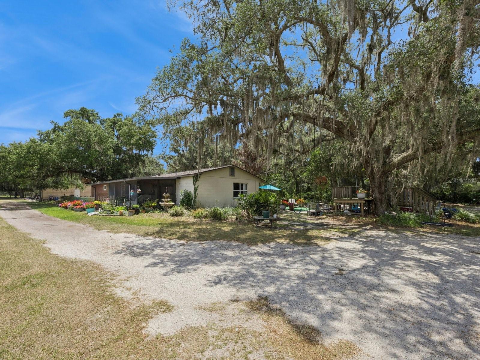6001 Marthas Ln Property Photo 30
