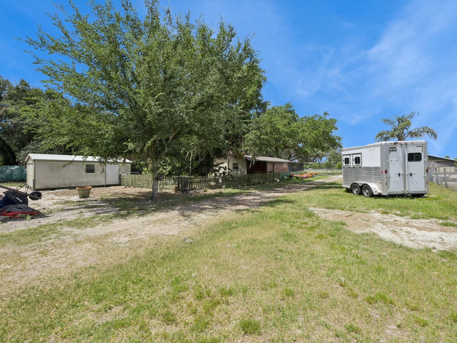 6001 Marthas Ln Property Photo 33