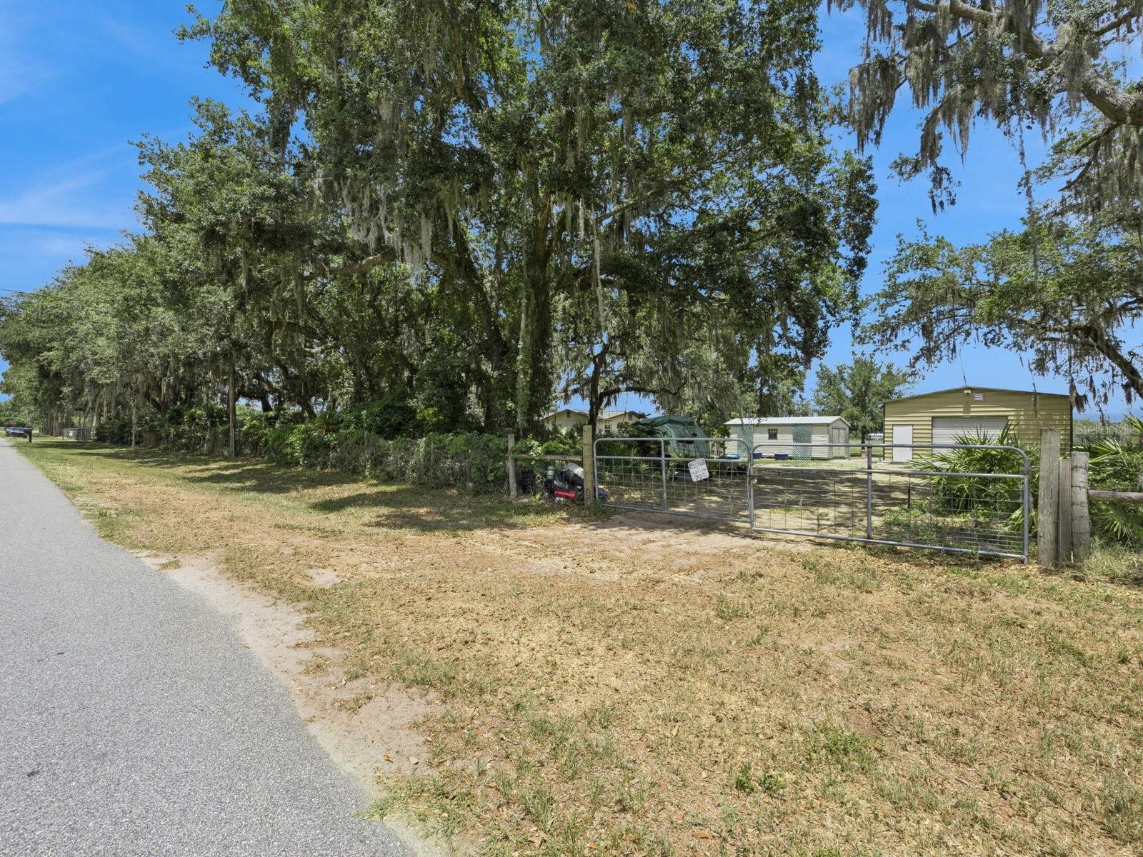 6001 Marthas Ln Property Photo 55