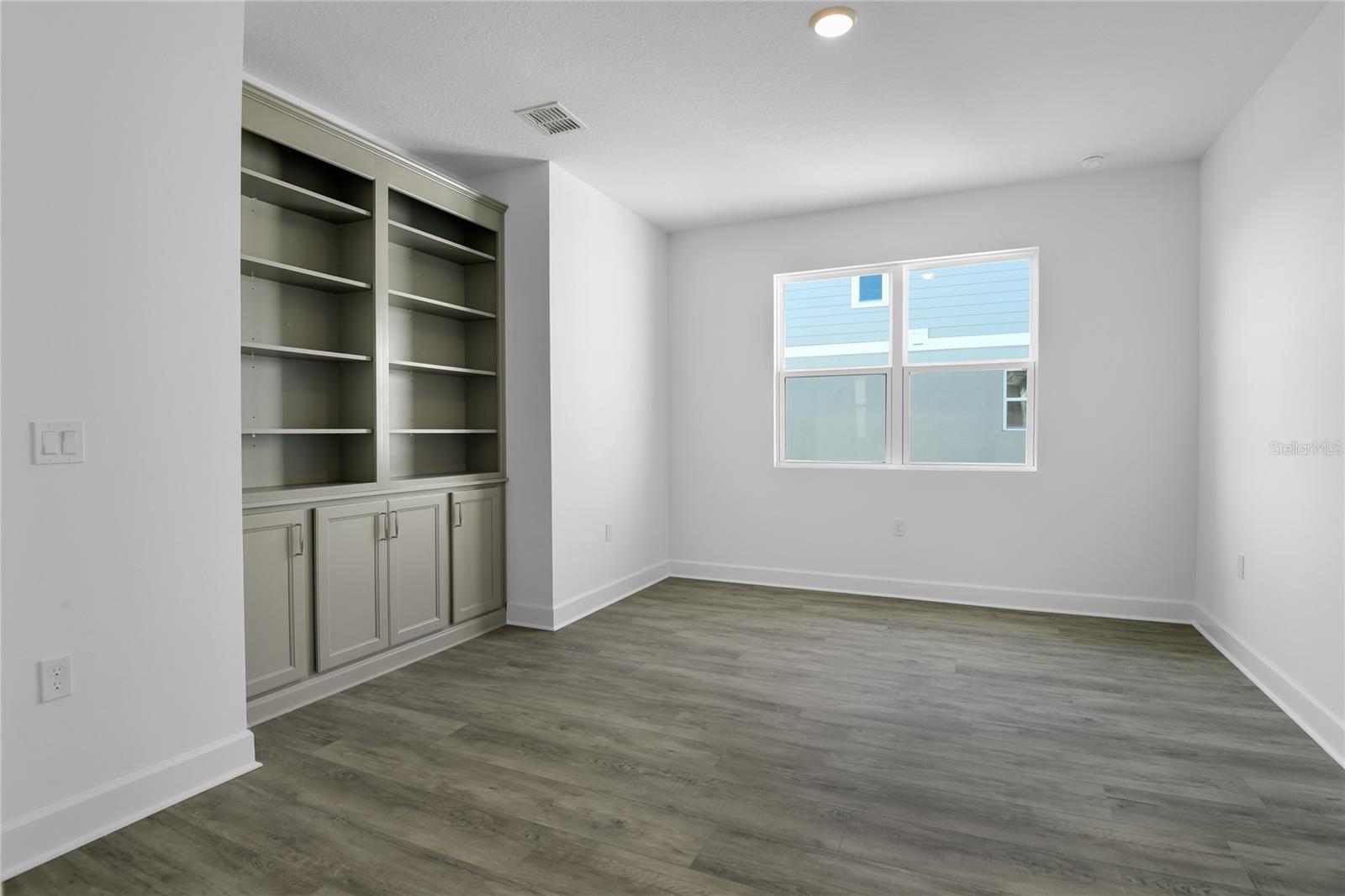 3040 Woodcliff Lake Cir Property Photo 5