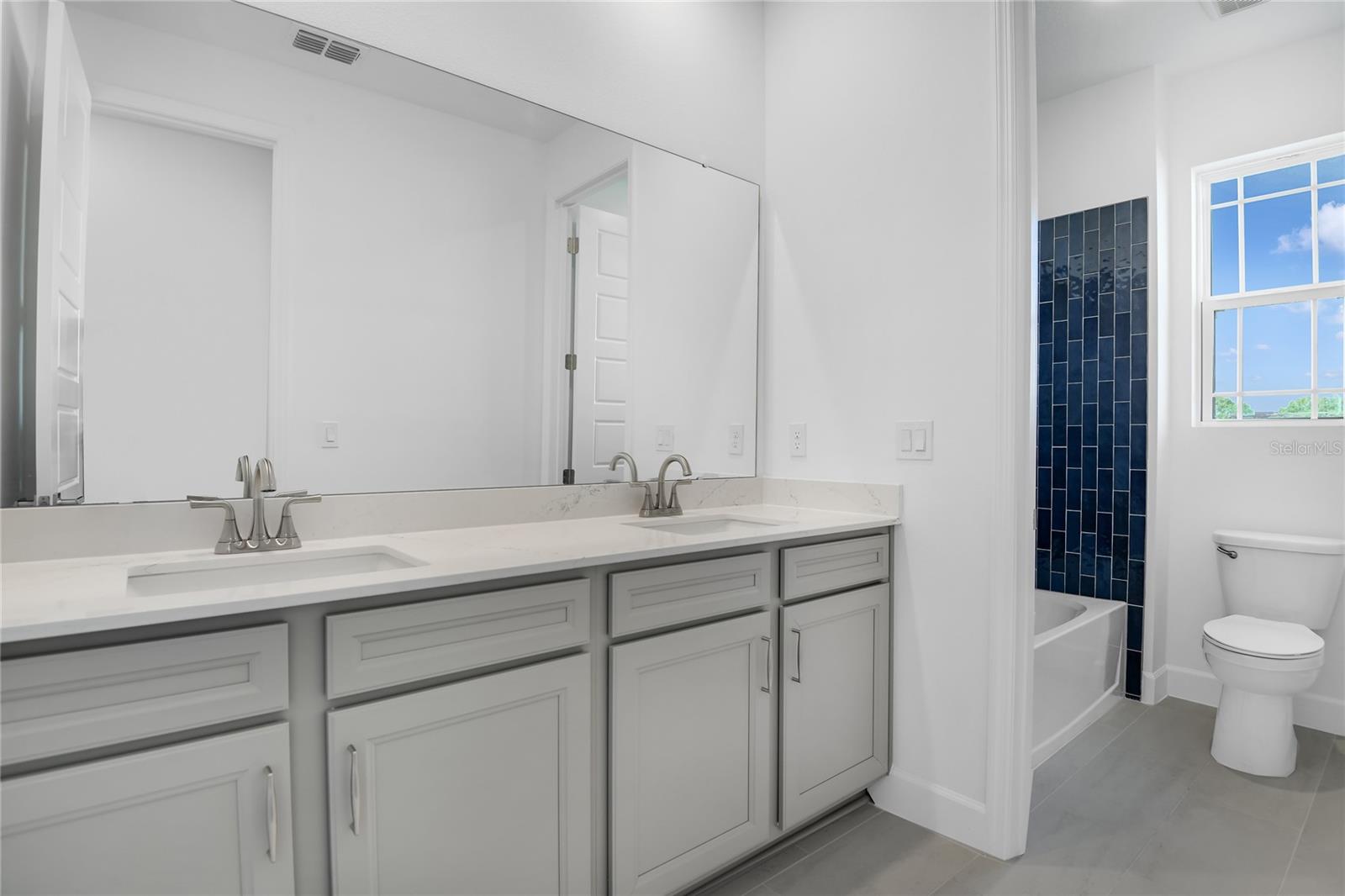 3040 Woodcliff Lake Cir Property Photo 21