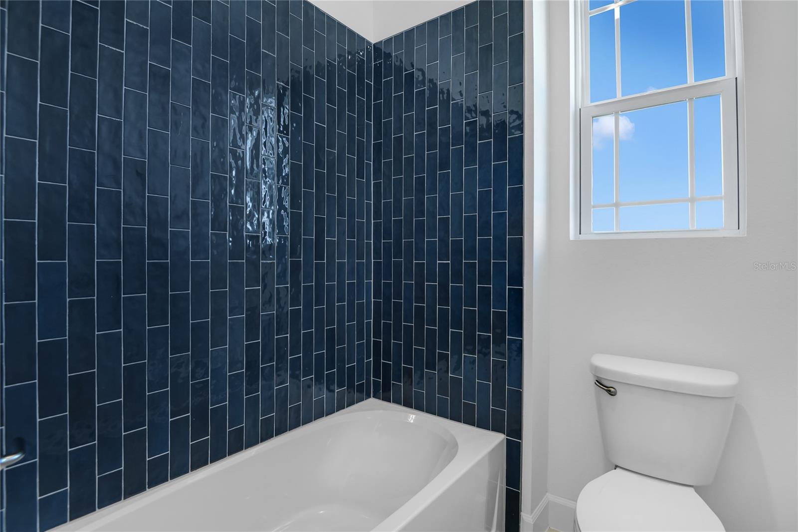 3040 Woodcliff Lake Cir Property Photo 22