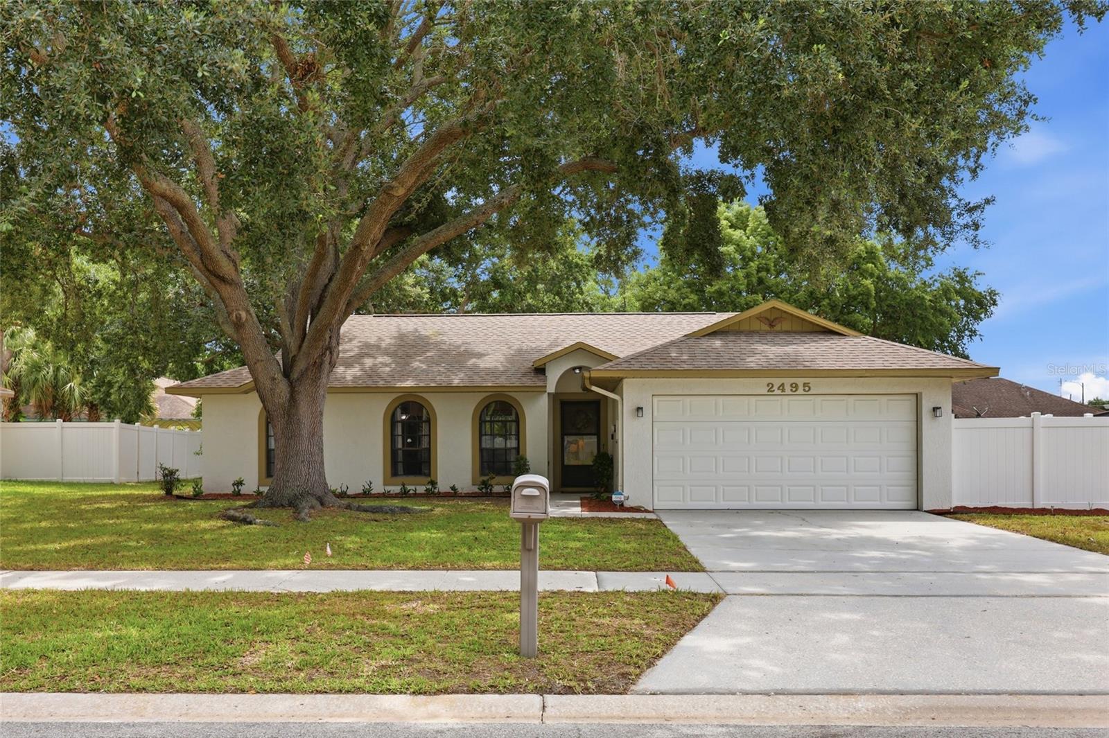 2495 PINE CHASE CIR