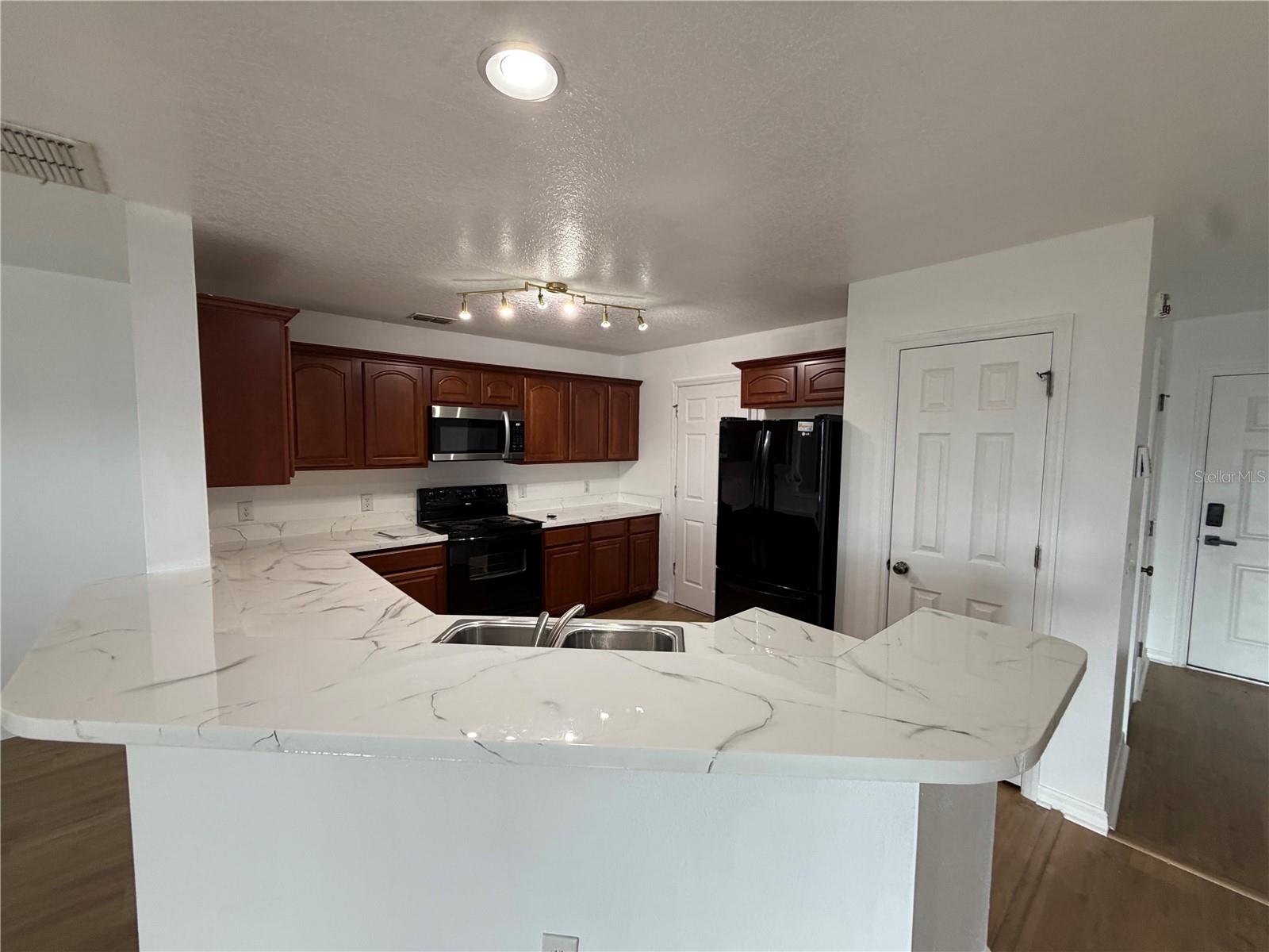 2573 Aventurine St Property Photo 7