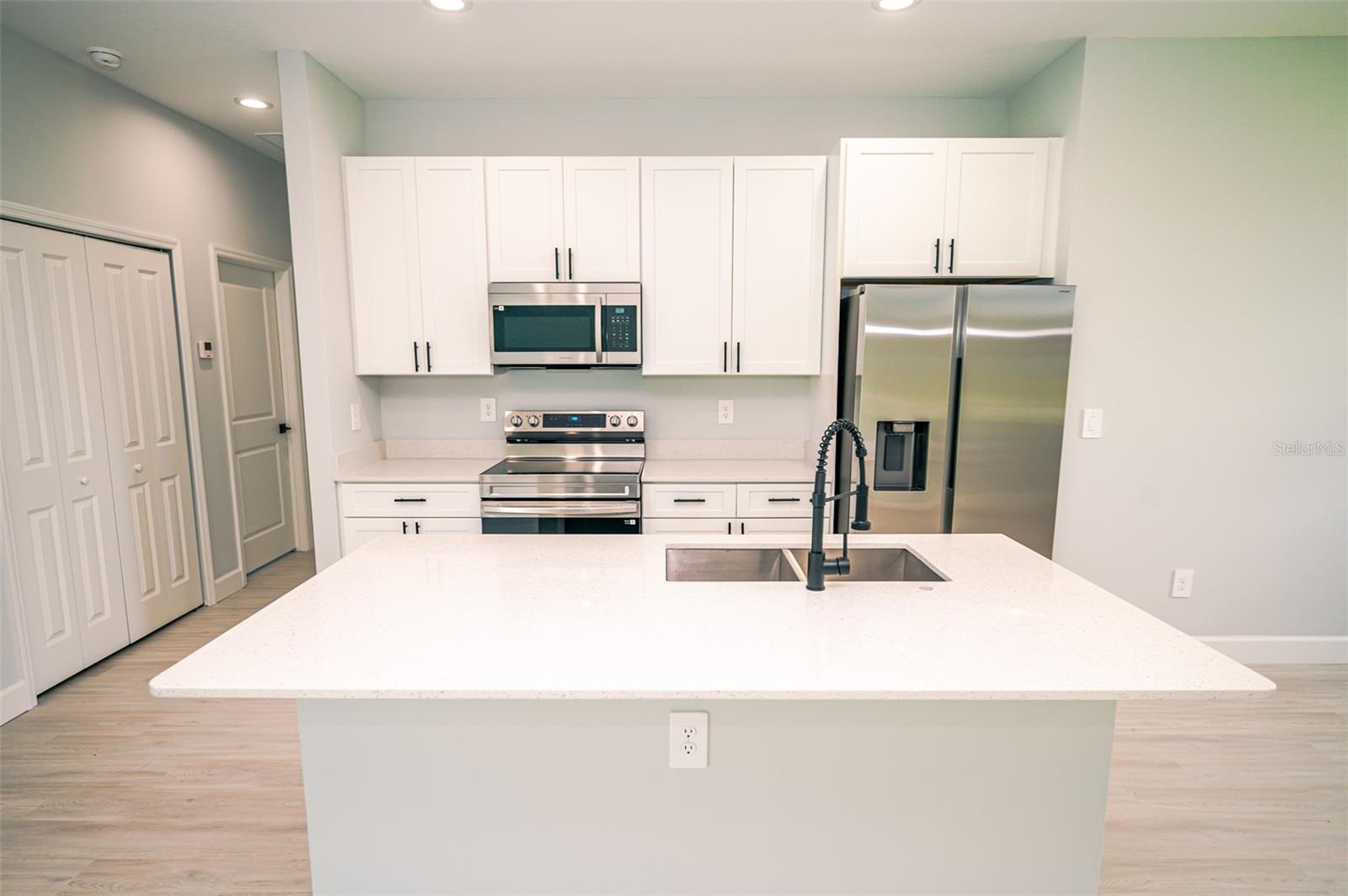 1103 Saint Tropez Ct Property Photo 3