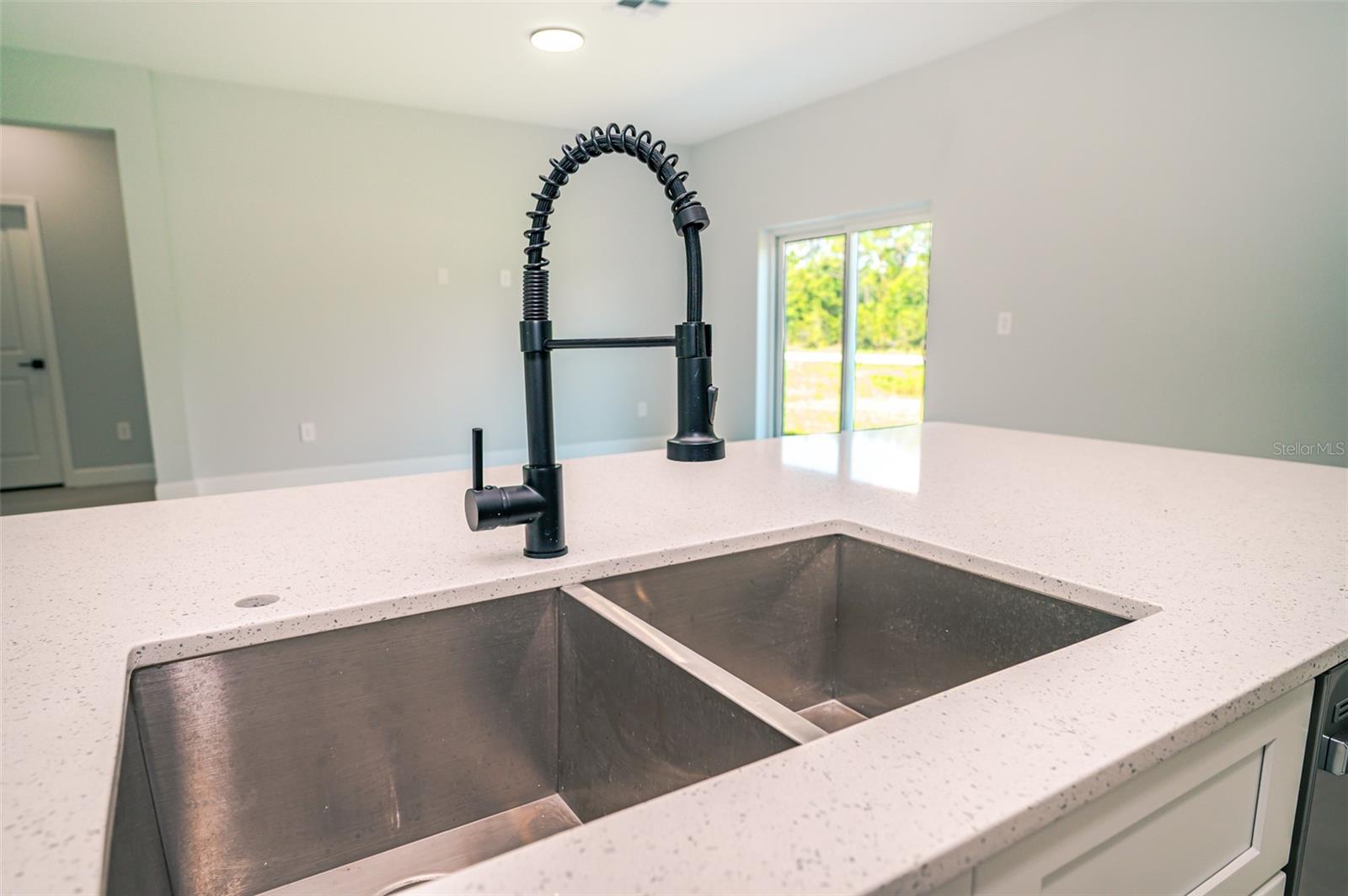 1103 Saint Tropez Ct Property Photo 4