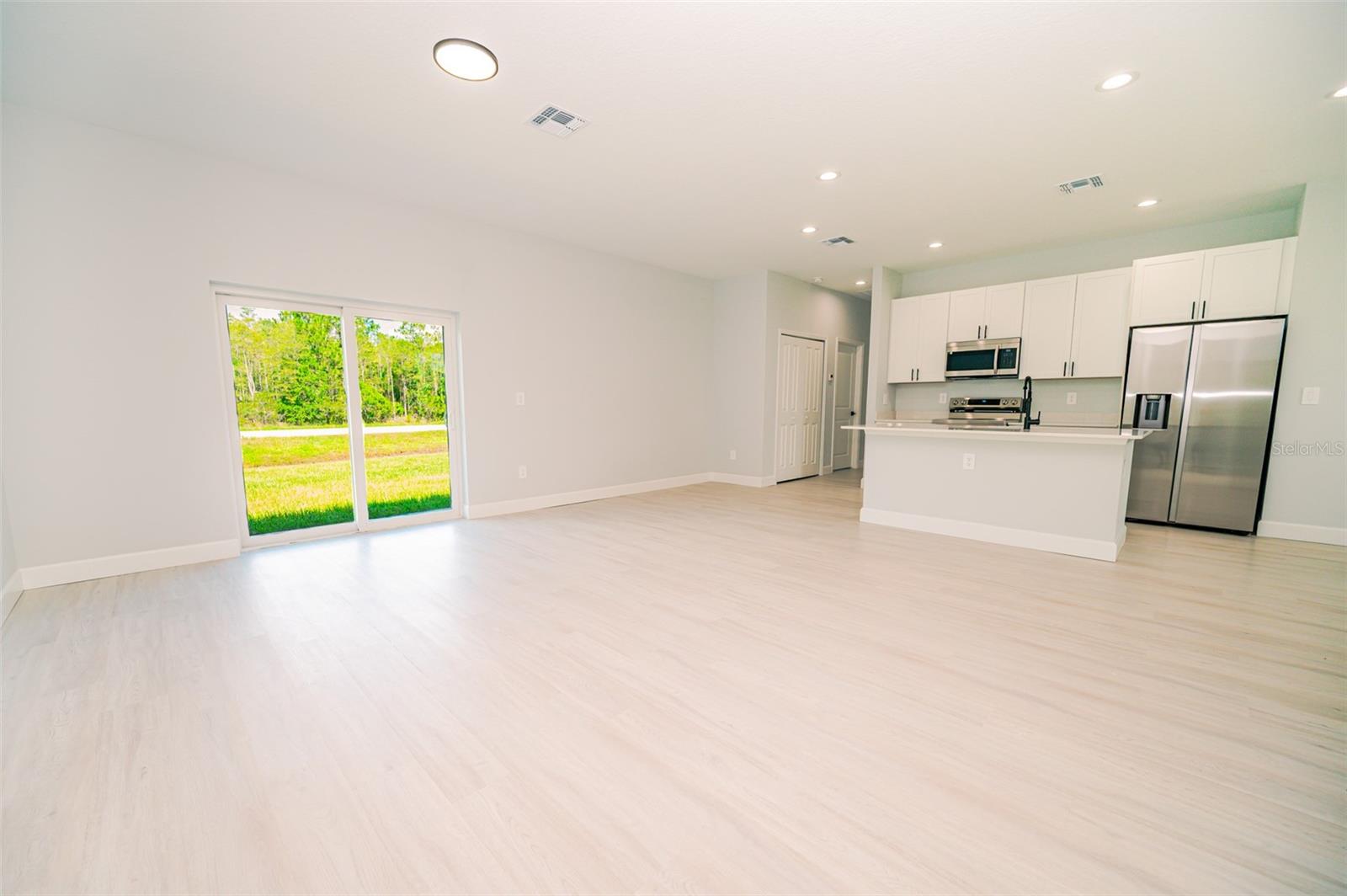 1103 Saint Tropez Ct Property Photo 6