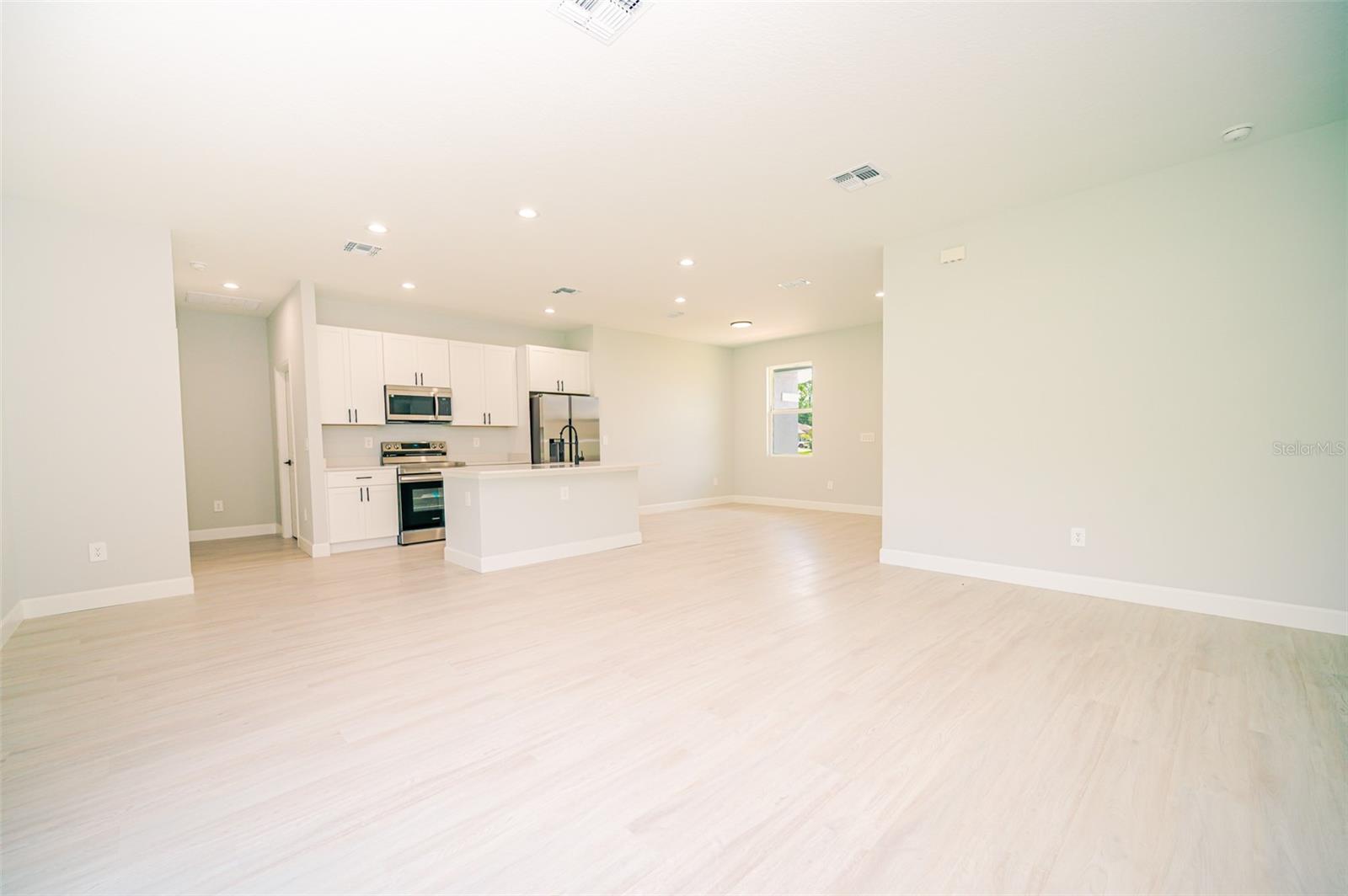 1103 Saint Tropez Ct Property Photo 7