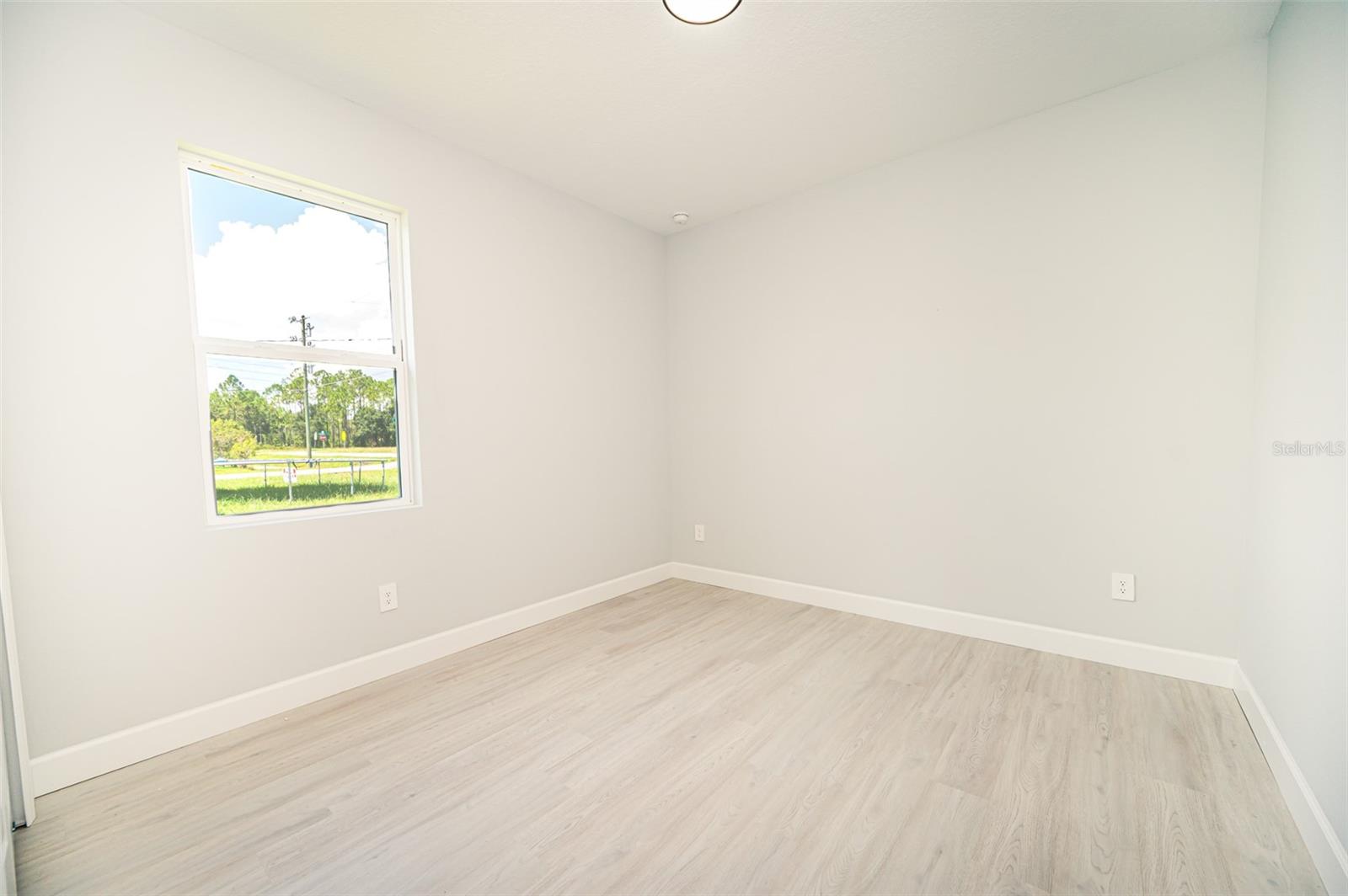 1103 Saint Tropez Ct Property Photo 8