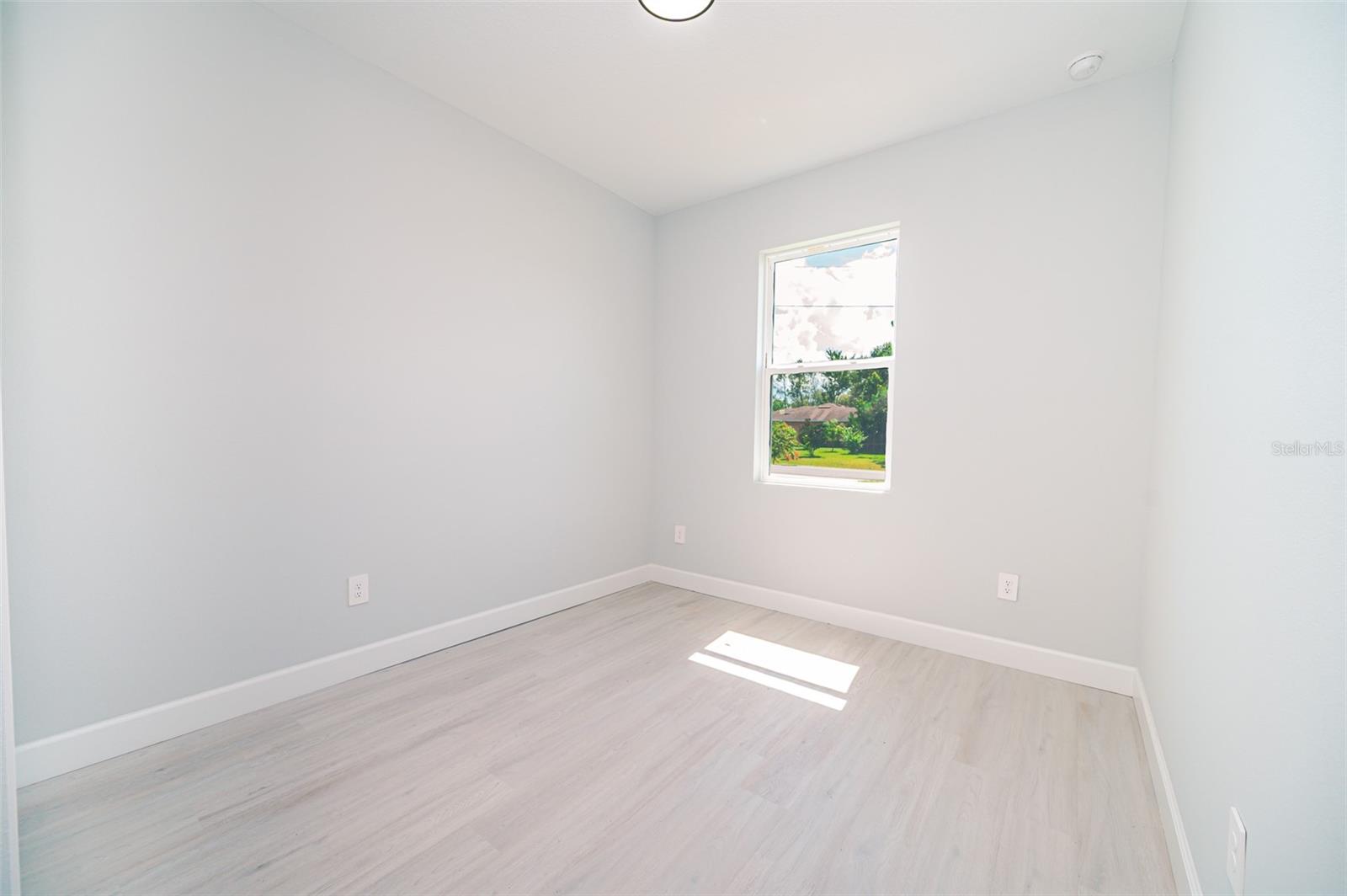 1103 Saint Tropez Ct Property Photo 17