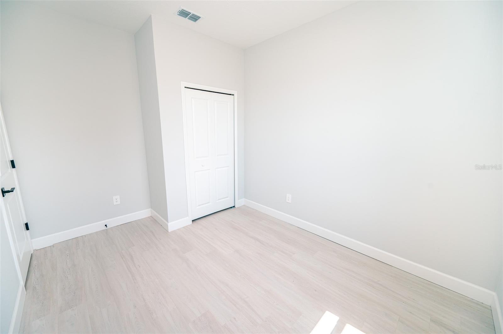 1103 Saint Tropez Ct Property Photo 18