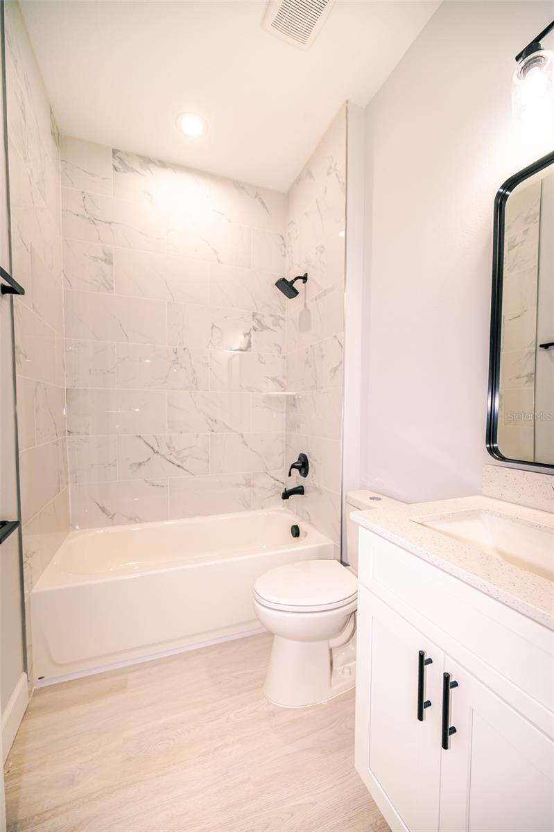 1103 Saint Tropez Ct Property Photo 20
