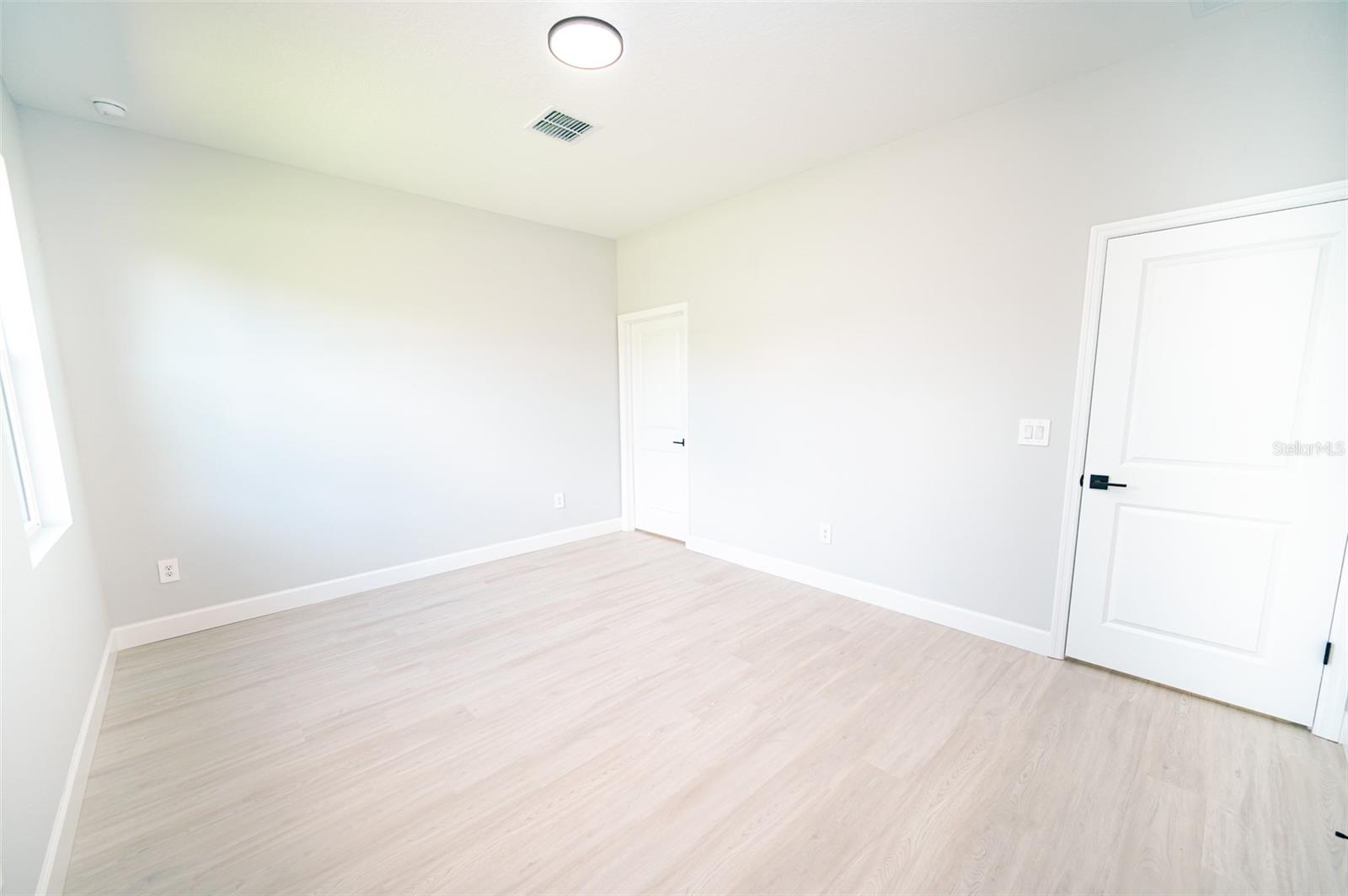 1103 Saint Tropez Ct Property Photo 26