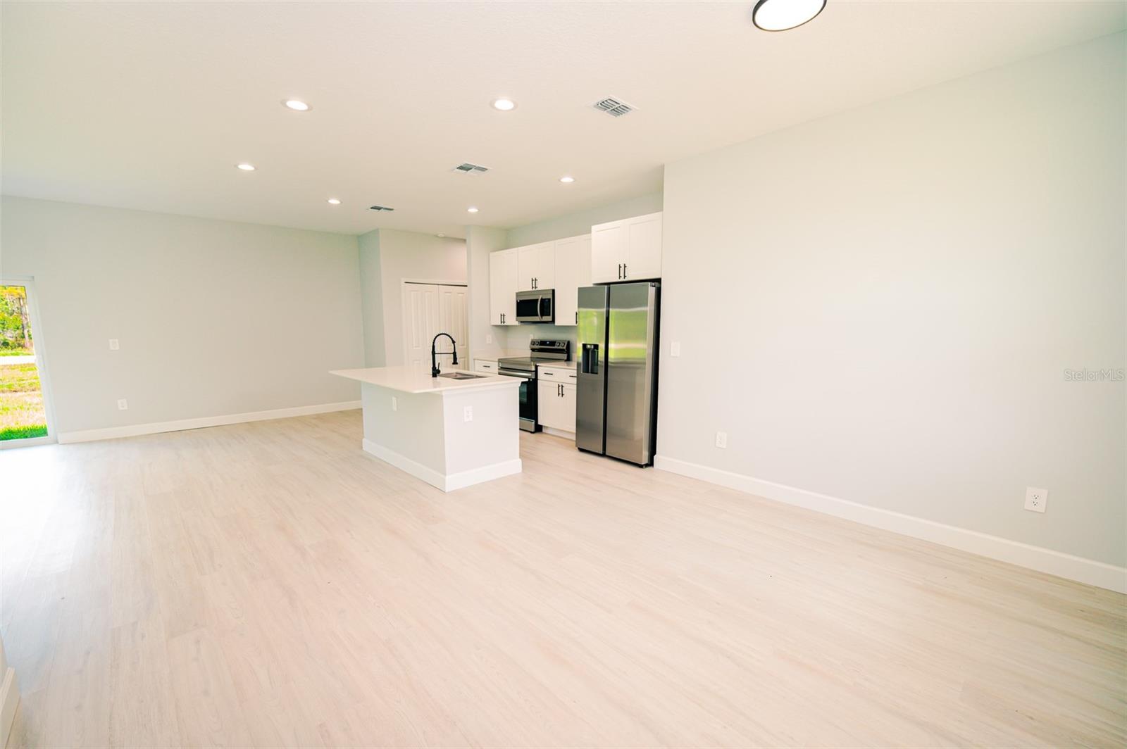1103 Saint Tropez Ct Property Photo 35