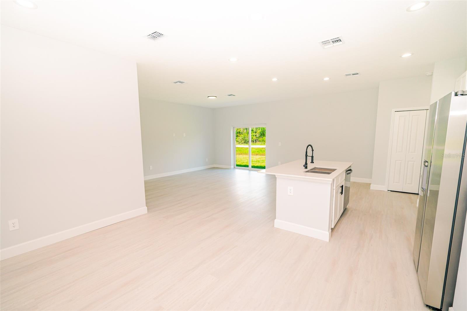 1103 Saint Tropez Ct Property Photo 37