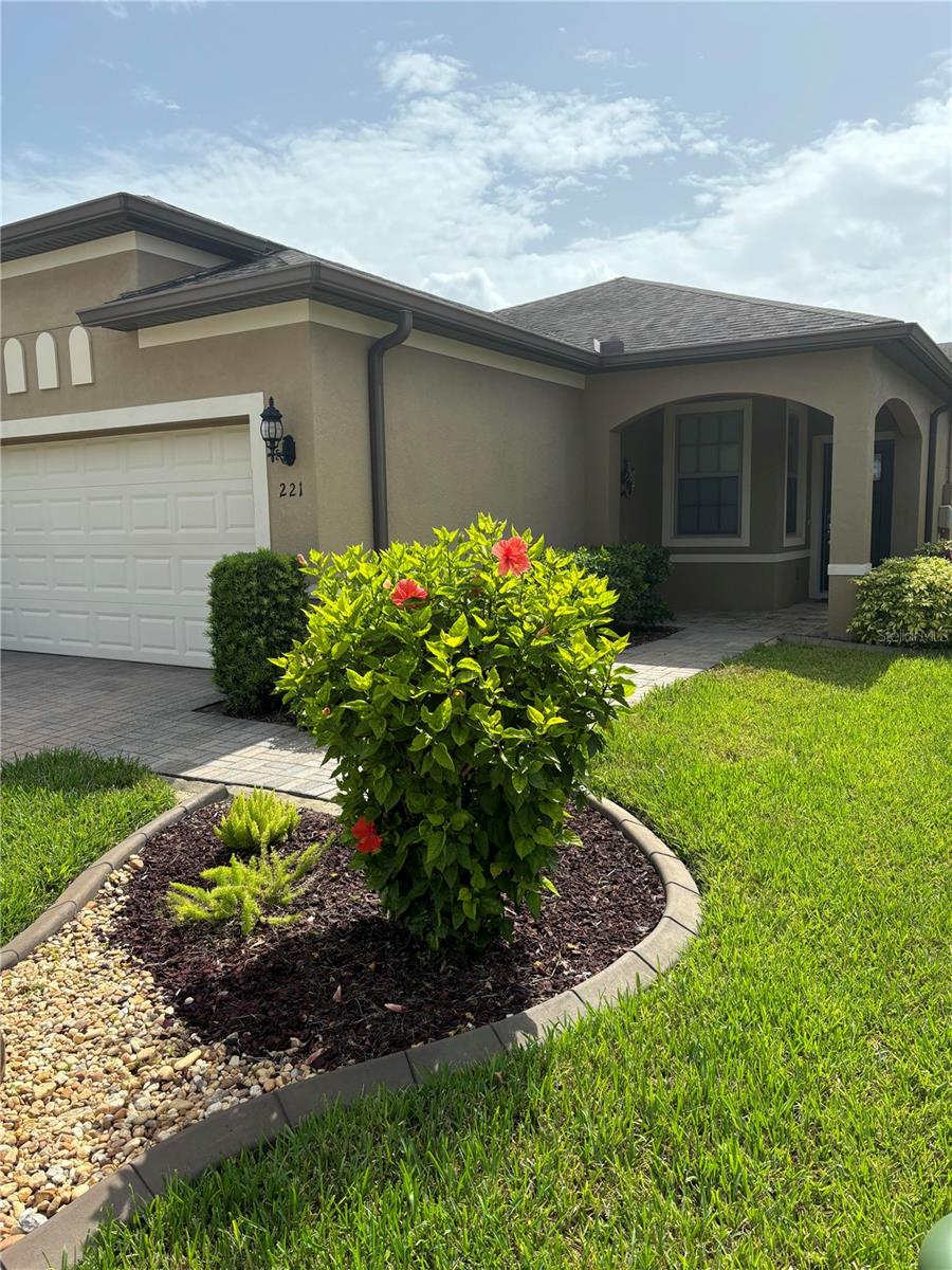 221 ALMERIA WAY Property Photo 1
