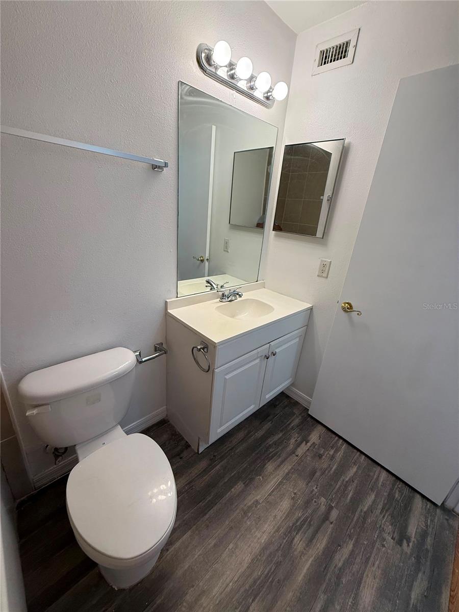 862 Caribbean Dr #b Property Photo 8