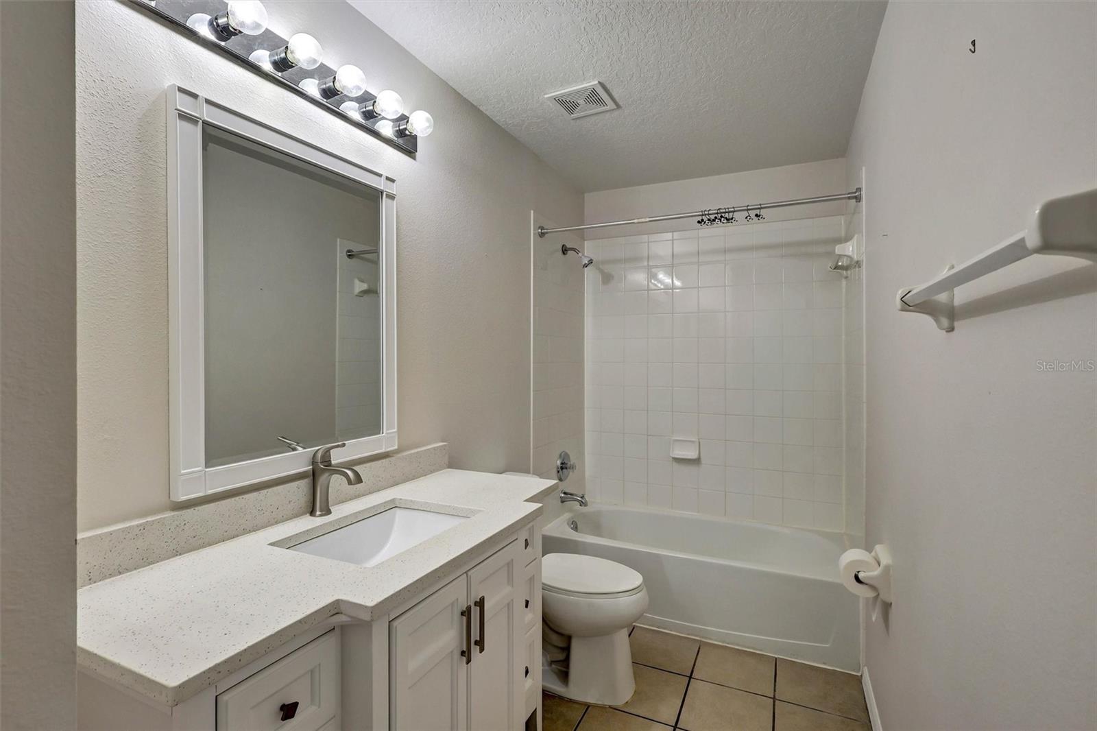 1175 Jaybee Ave Property Photo 10