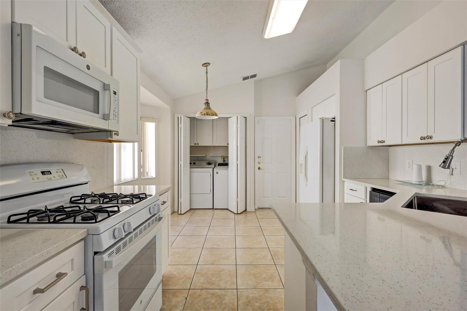 1175 Jaybee Ave Property Photo 18