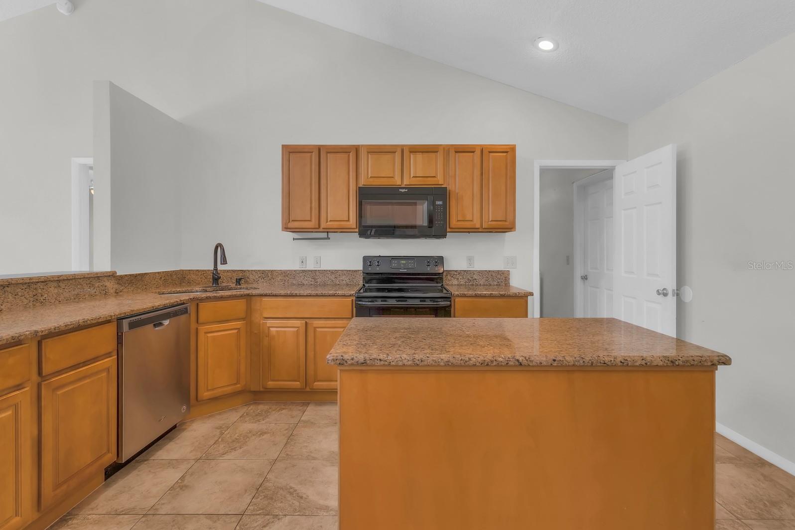 3152 S Horizon Pl Property Photo 14