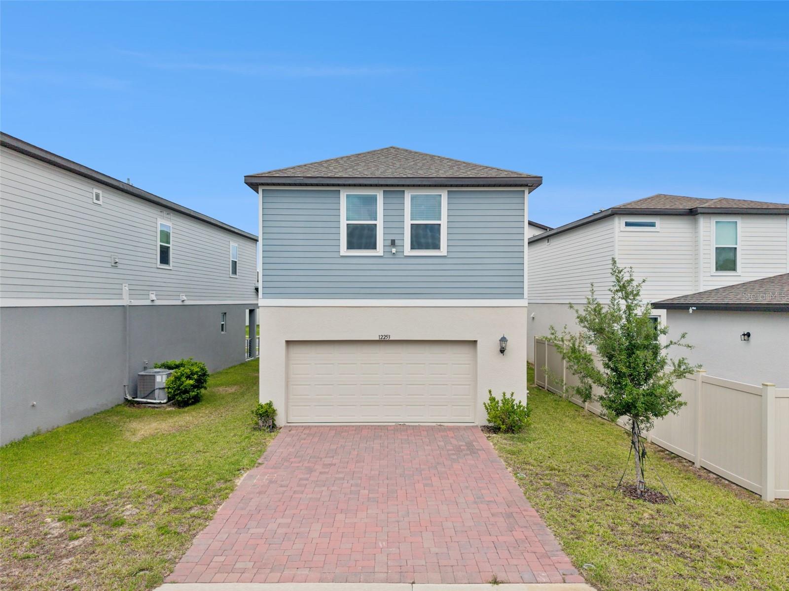 12253 S Bracco St Property Photo 5