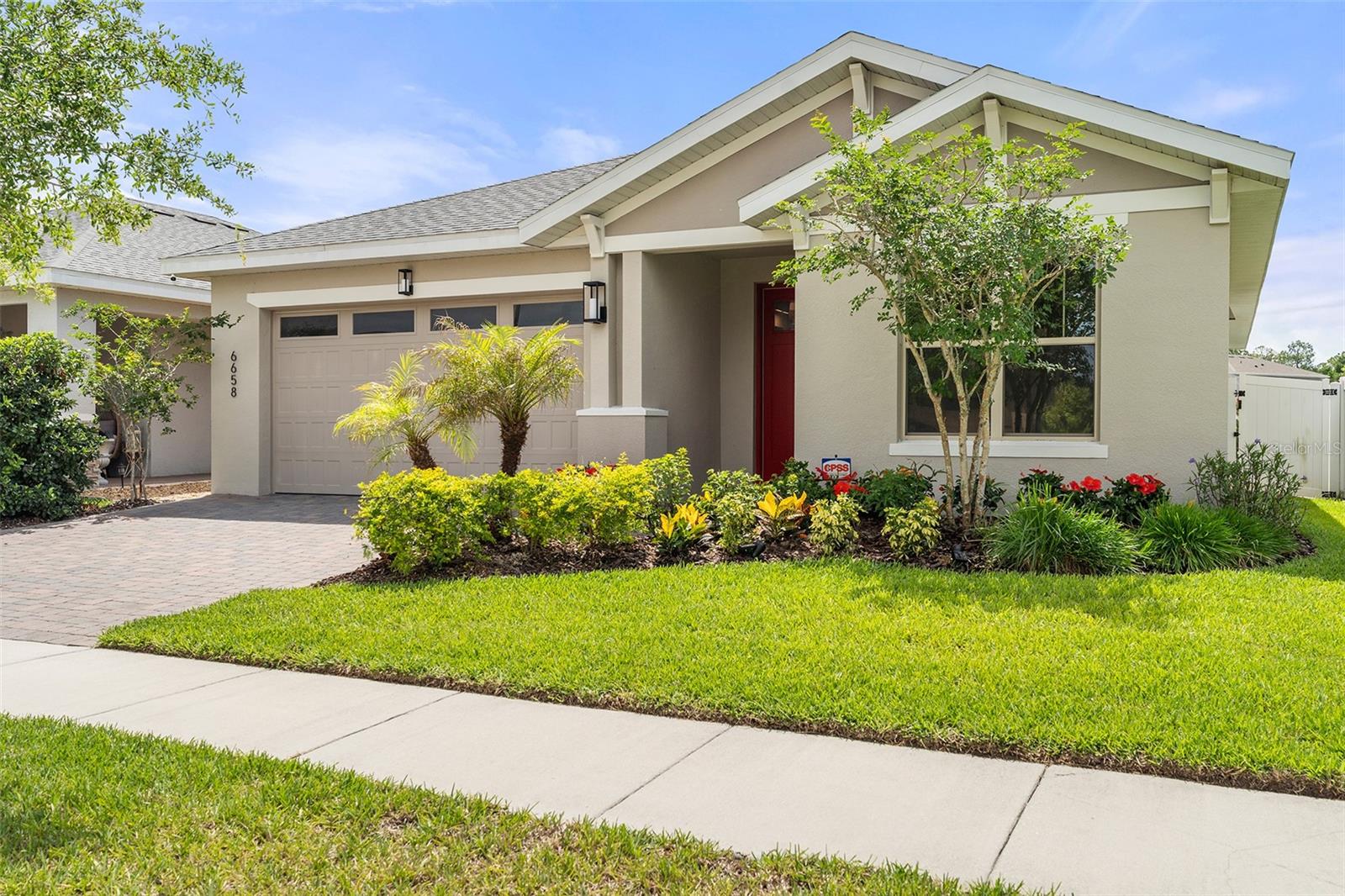 6658 Syreeta Ln Property Photo 2