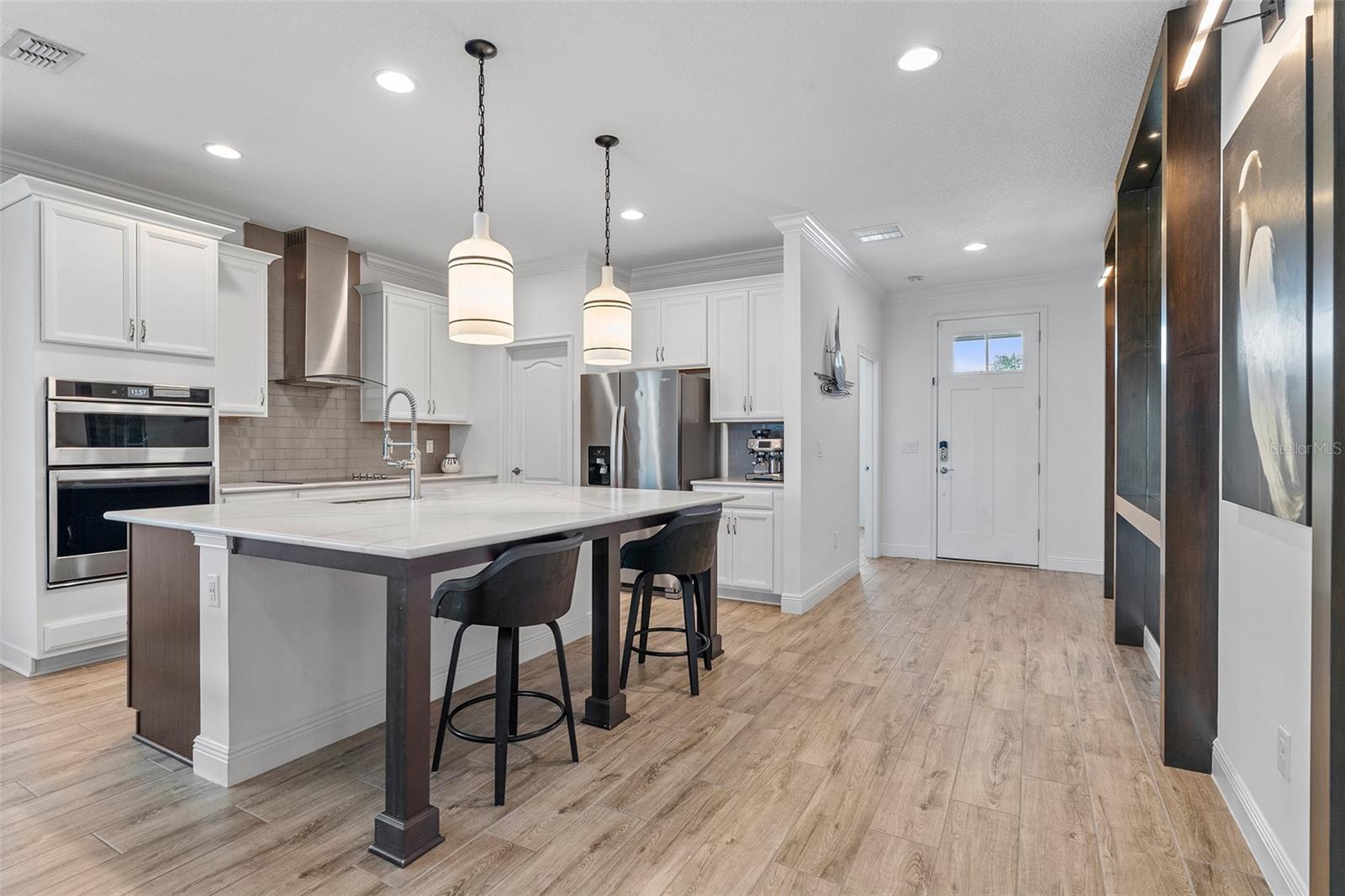 6658 Syreeta Ln Property Photo 9