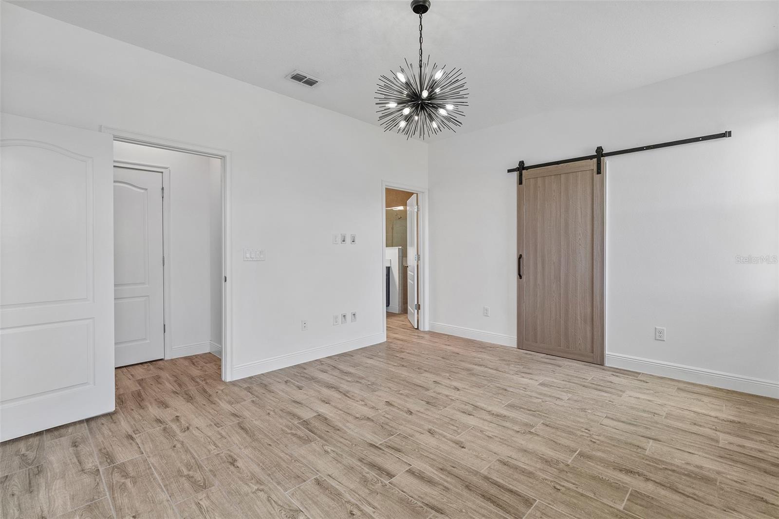 6658 Syreeta Ln Property Photo 23