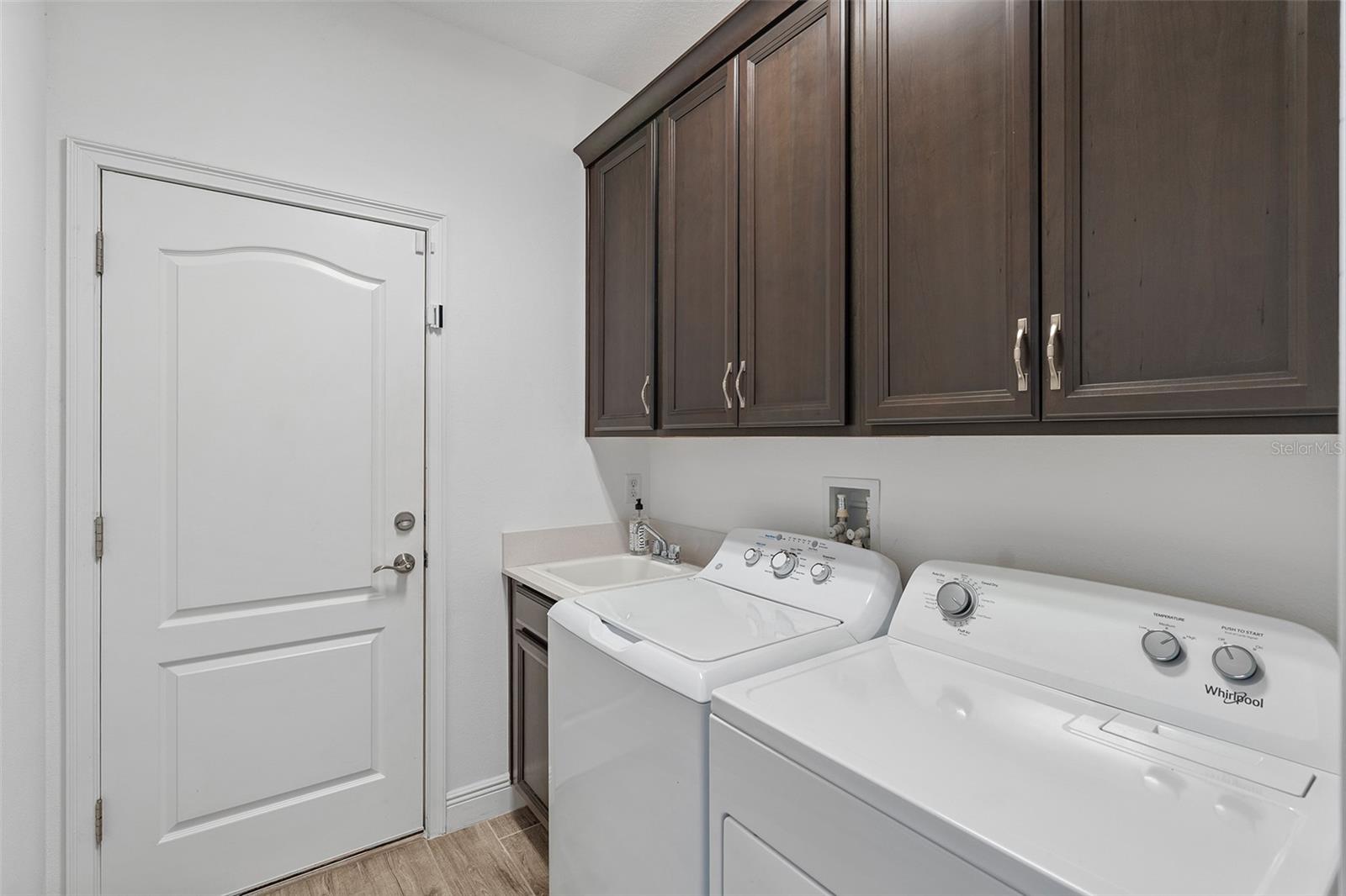 6658 Syreeta Ln Property Photo 27