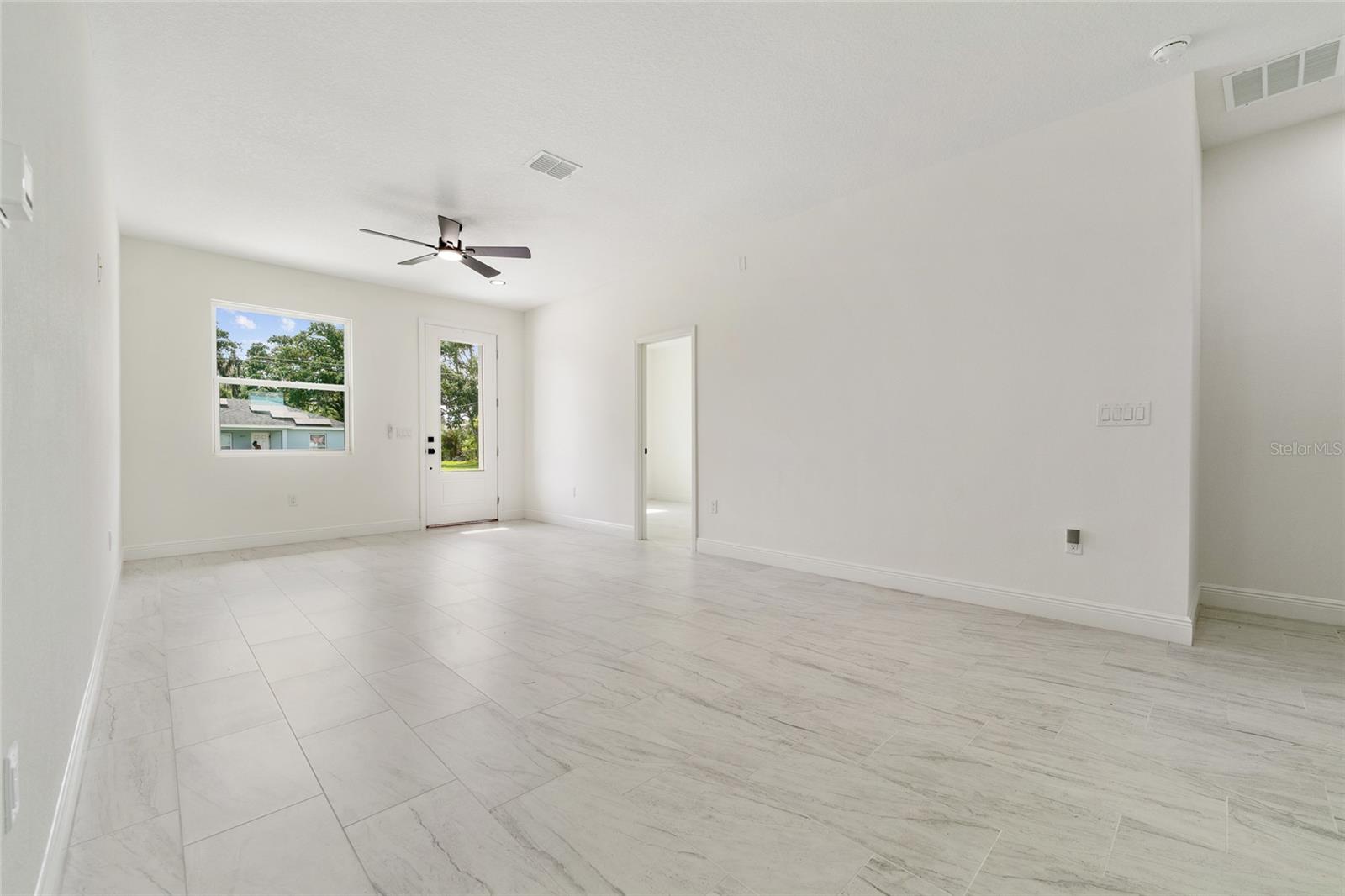 2048 Dixie Ave Property Photo 4