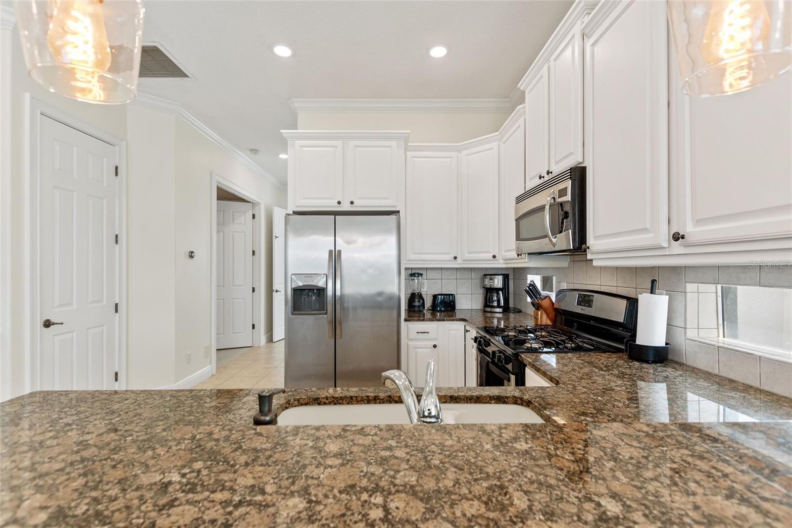 1524 Euston Dr Property Photo 20