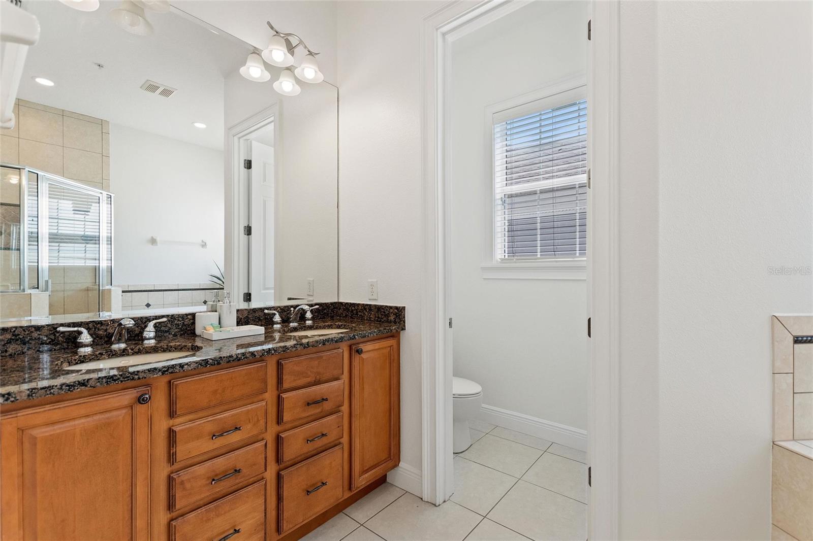 1524 Euston Dr Property Photo 34