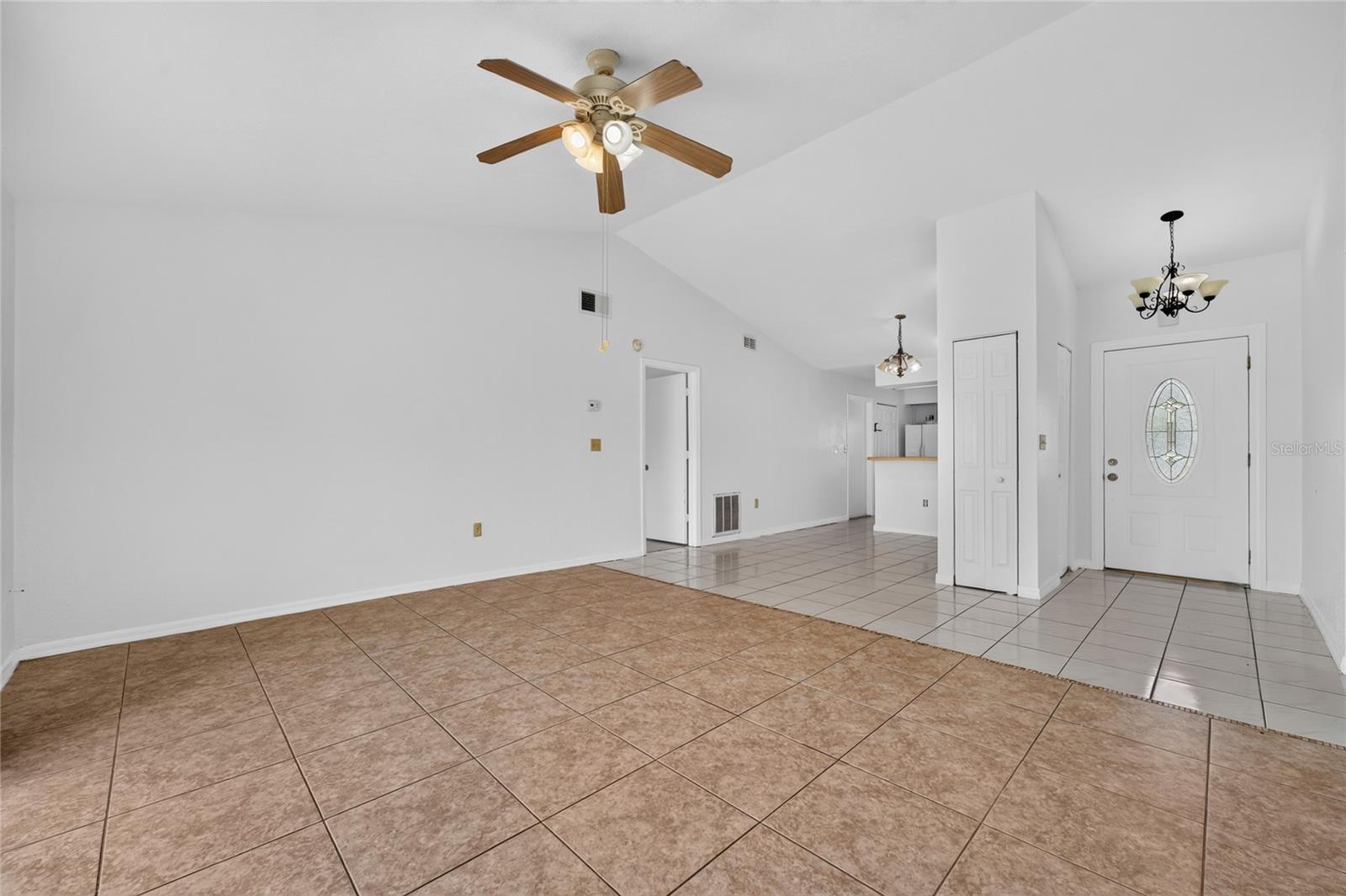 913 San Rafael Way Property Photo 8