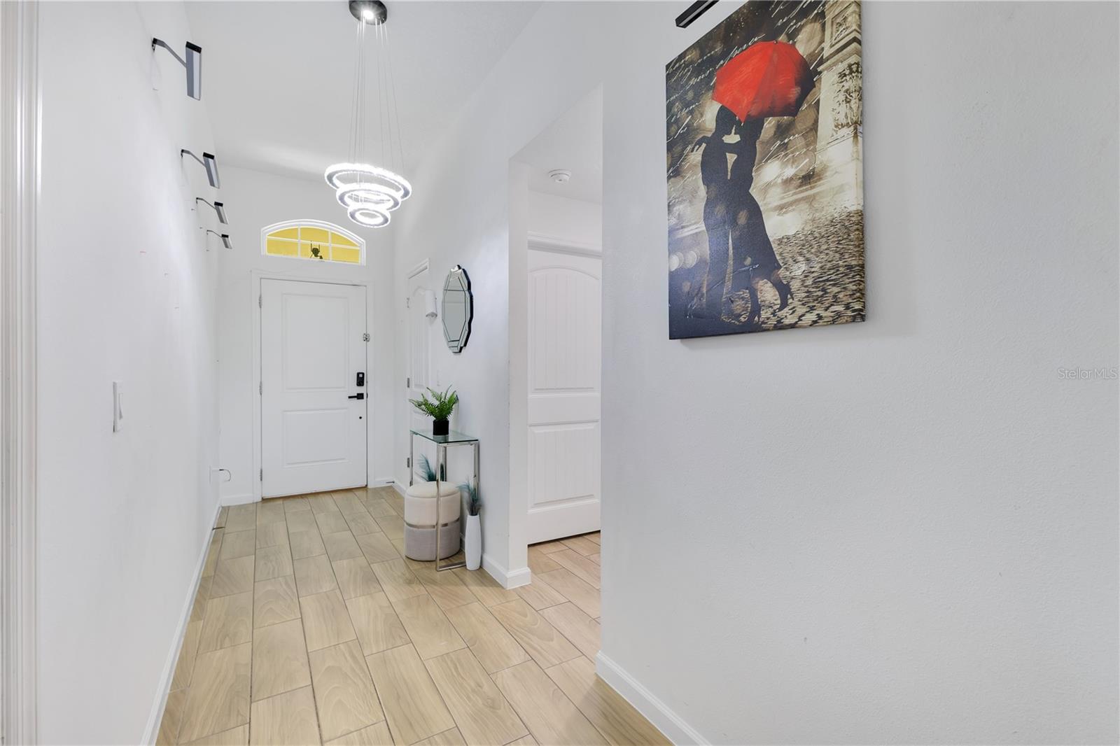 723 Robin Ct Property Photo 3