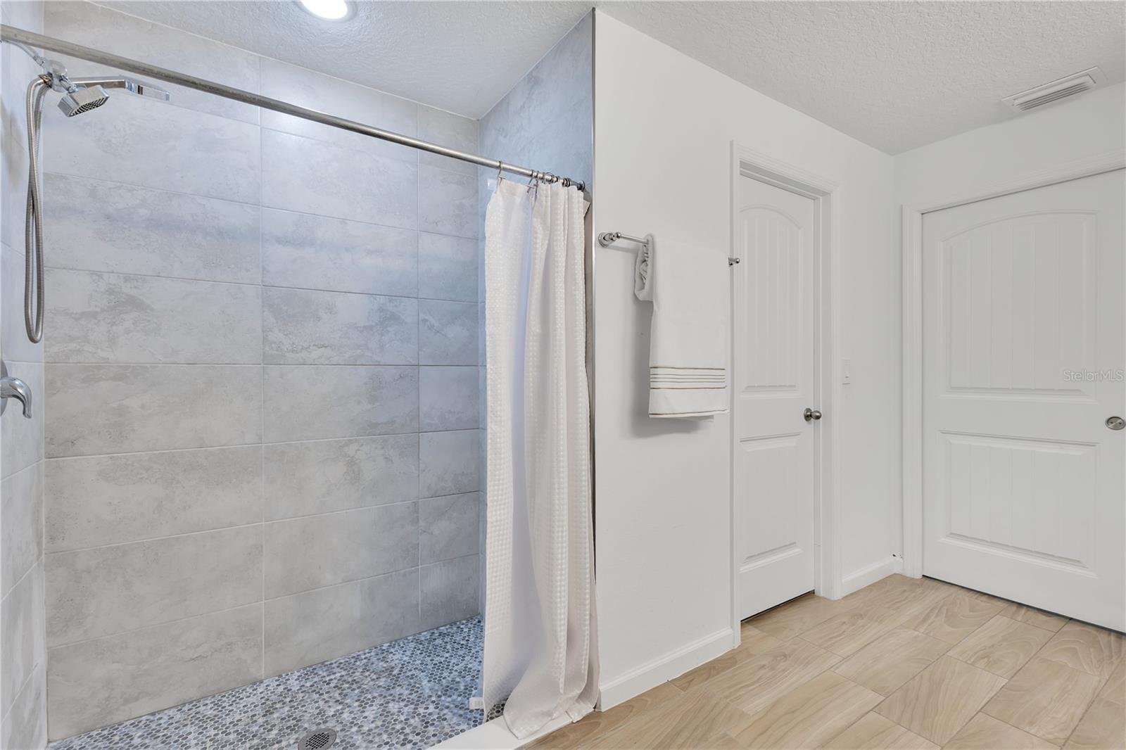 723 Robin Ct Property Photo 16