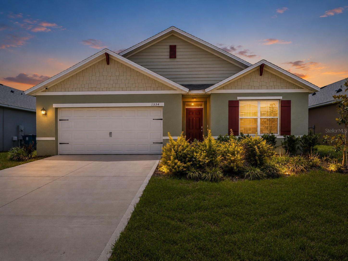 1534 Wax Myrtle Way Property Photo 1